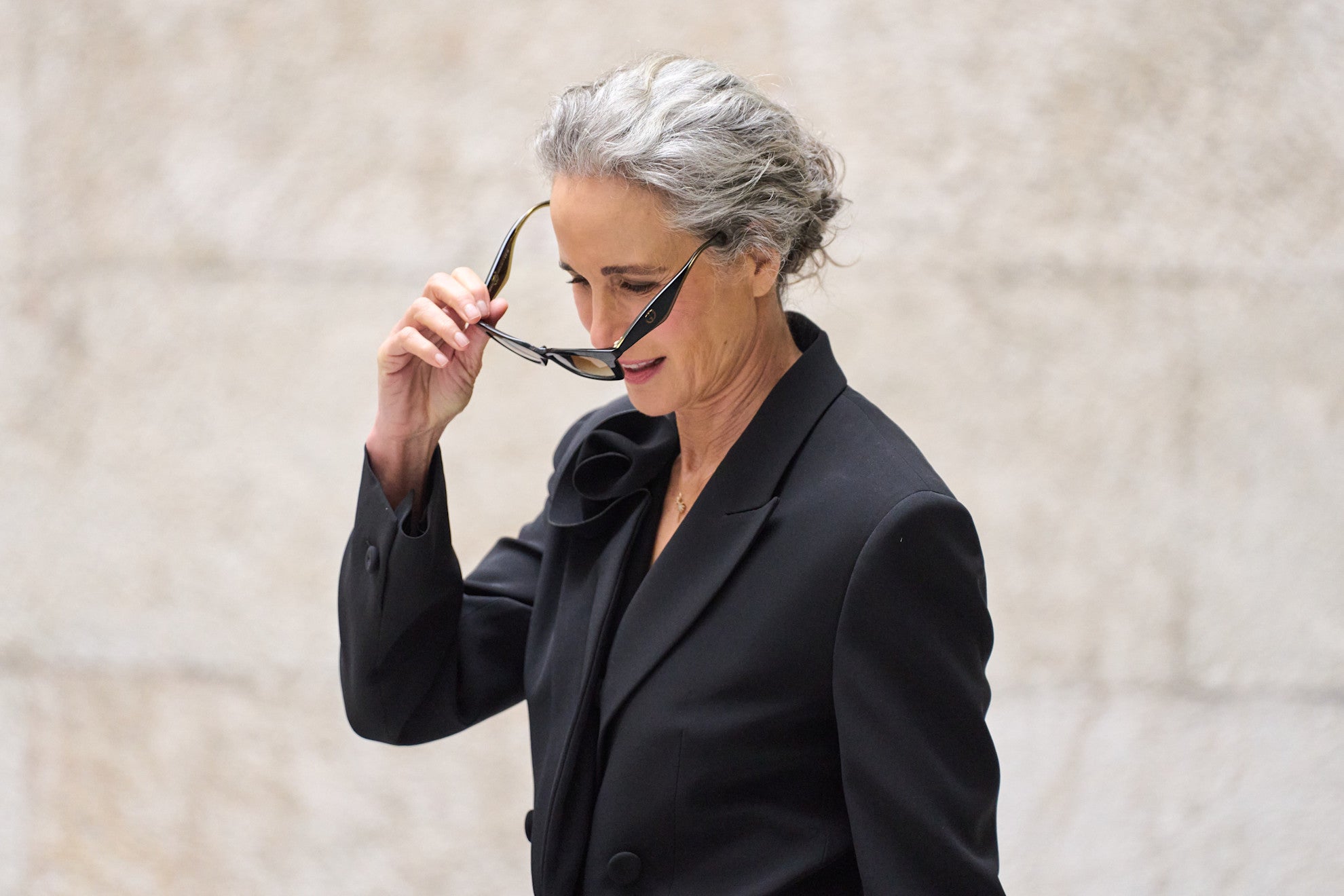 Vlasový trend, díky kterému už šediny nemusíte skrývat