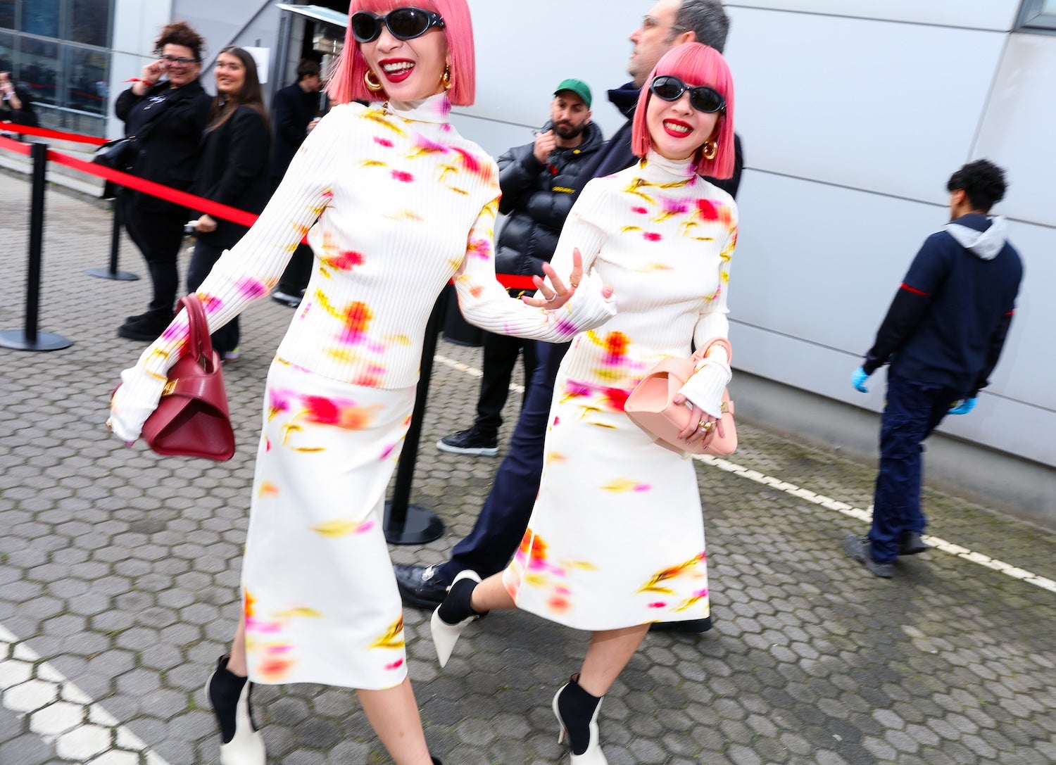 Street style Milan Fashion Week, únor 2025     Autor: Phil Oh