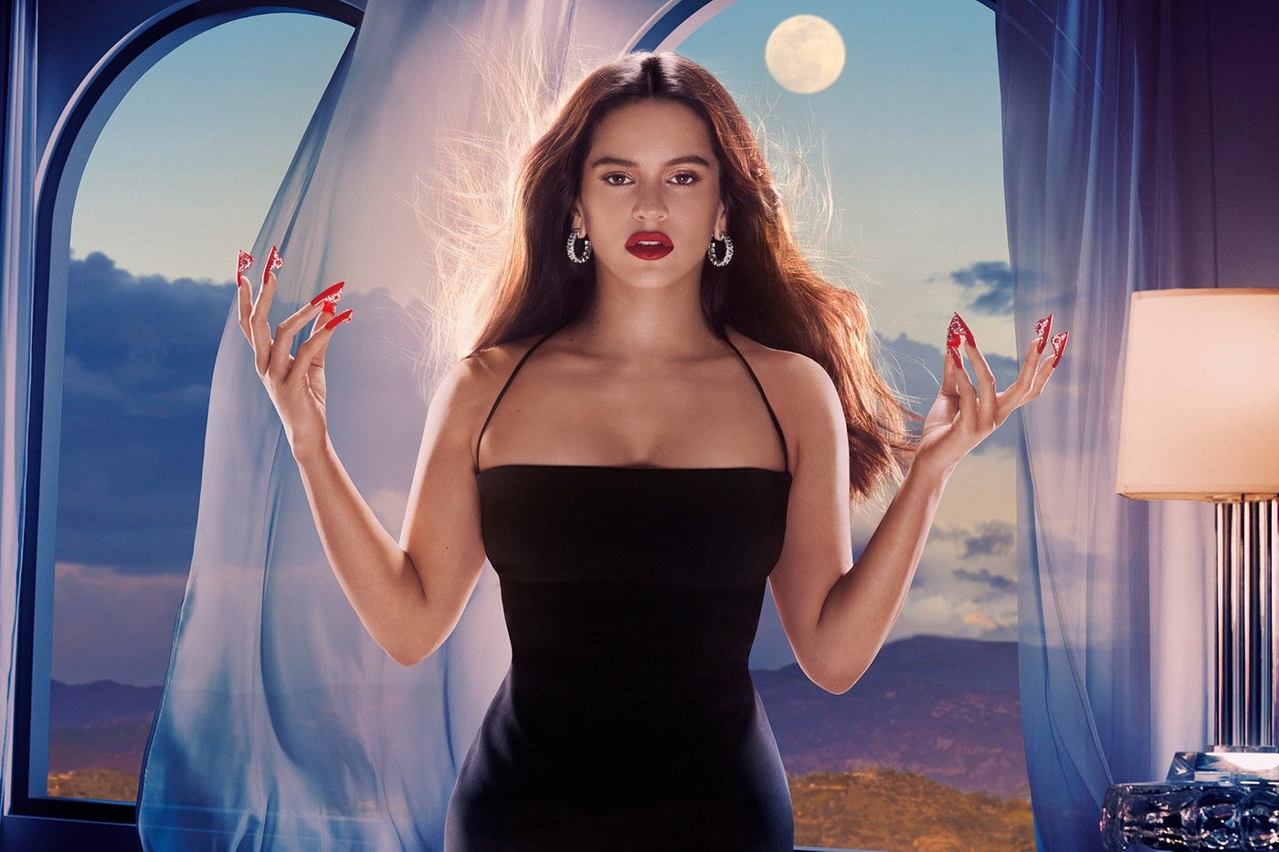 Rosalía a její božské reference z módních archivů i aktuálních kolekcí 