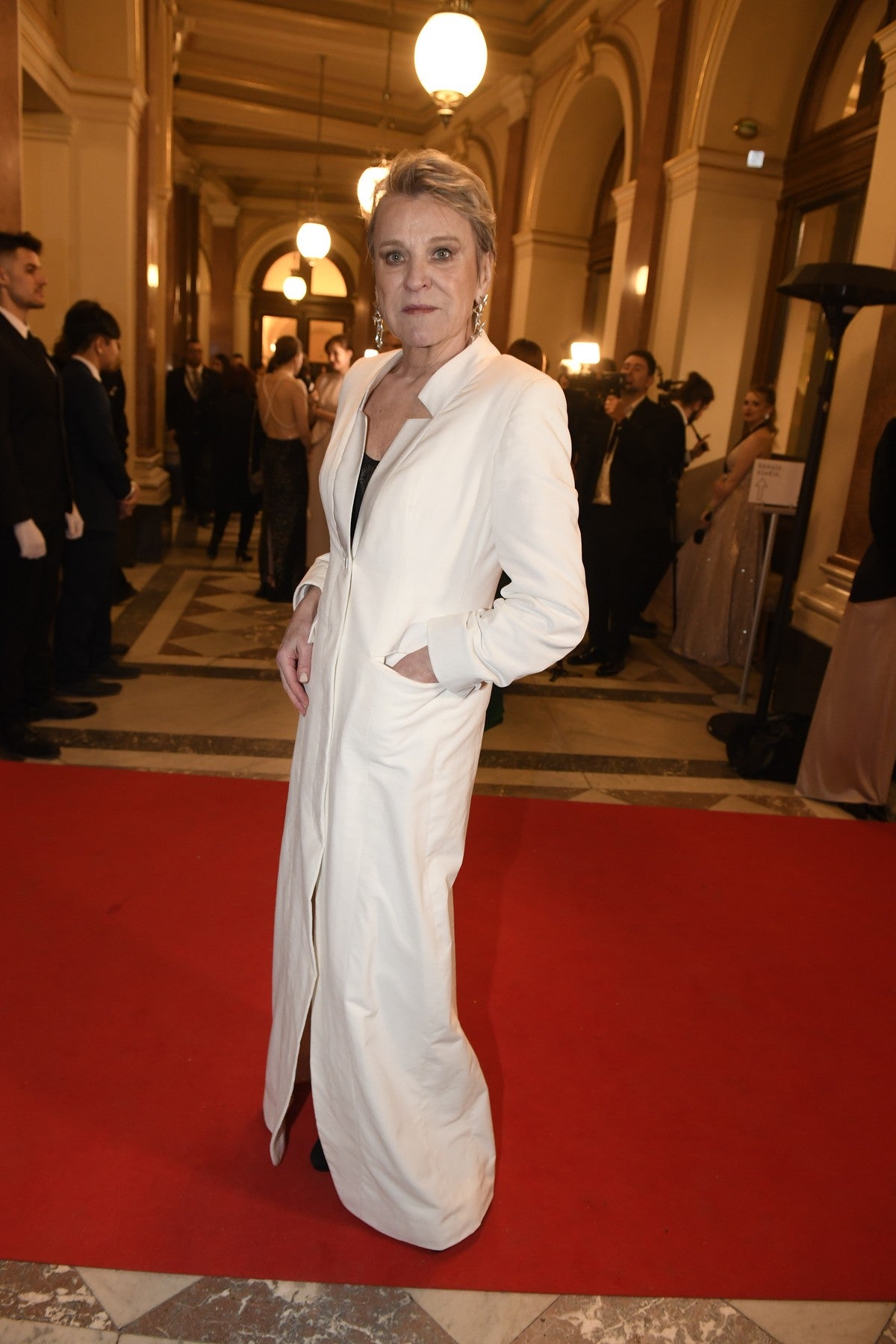 Český lev 2024: Vítězka v kategorii Nejlepší herečka v hlavní roli Simona Peková v šatech od značky alešbáry