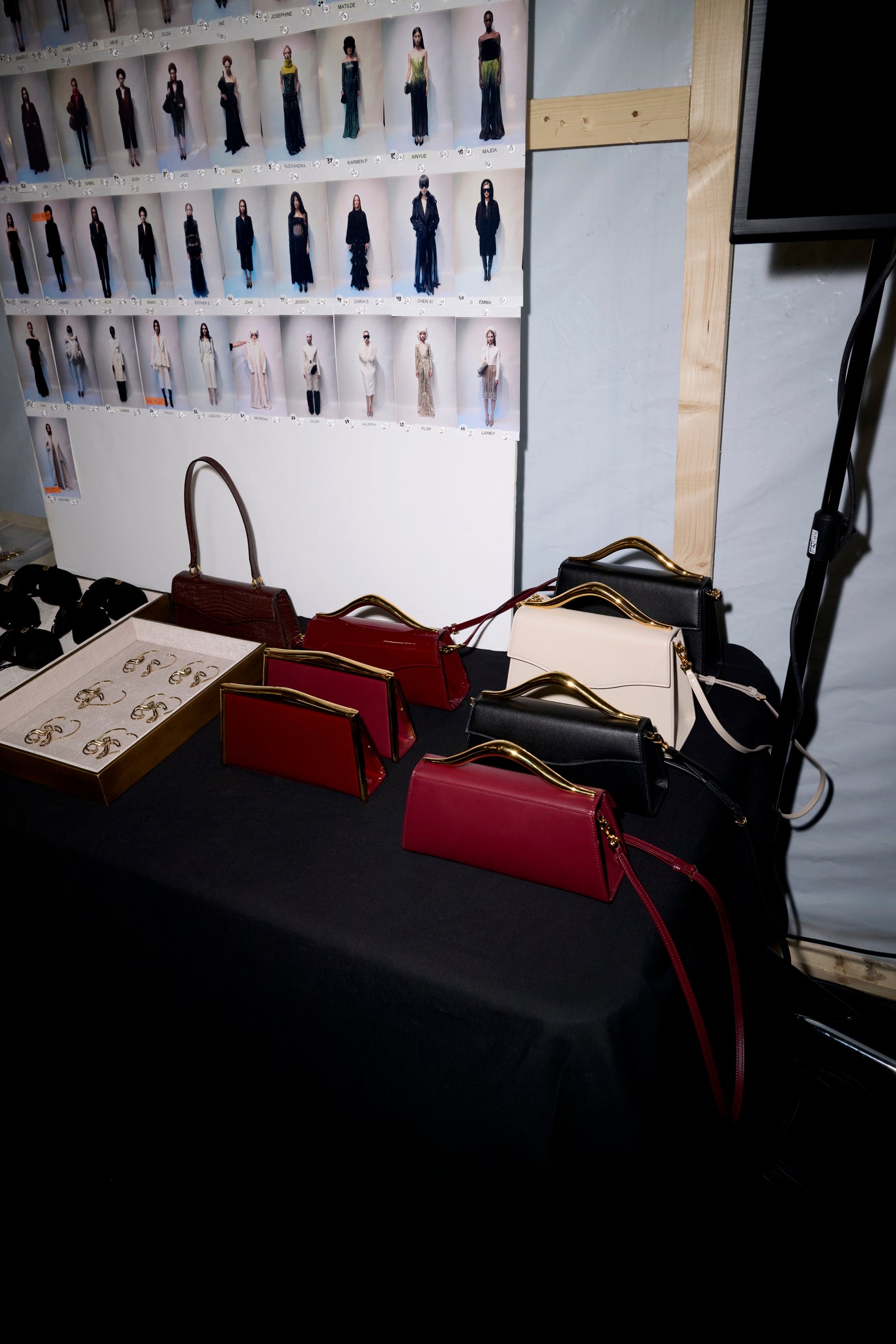 Backstage, kolekce kabelek podzim - zima 2025/2026, ELIE SAAB