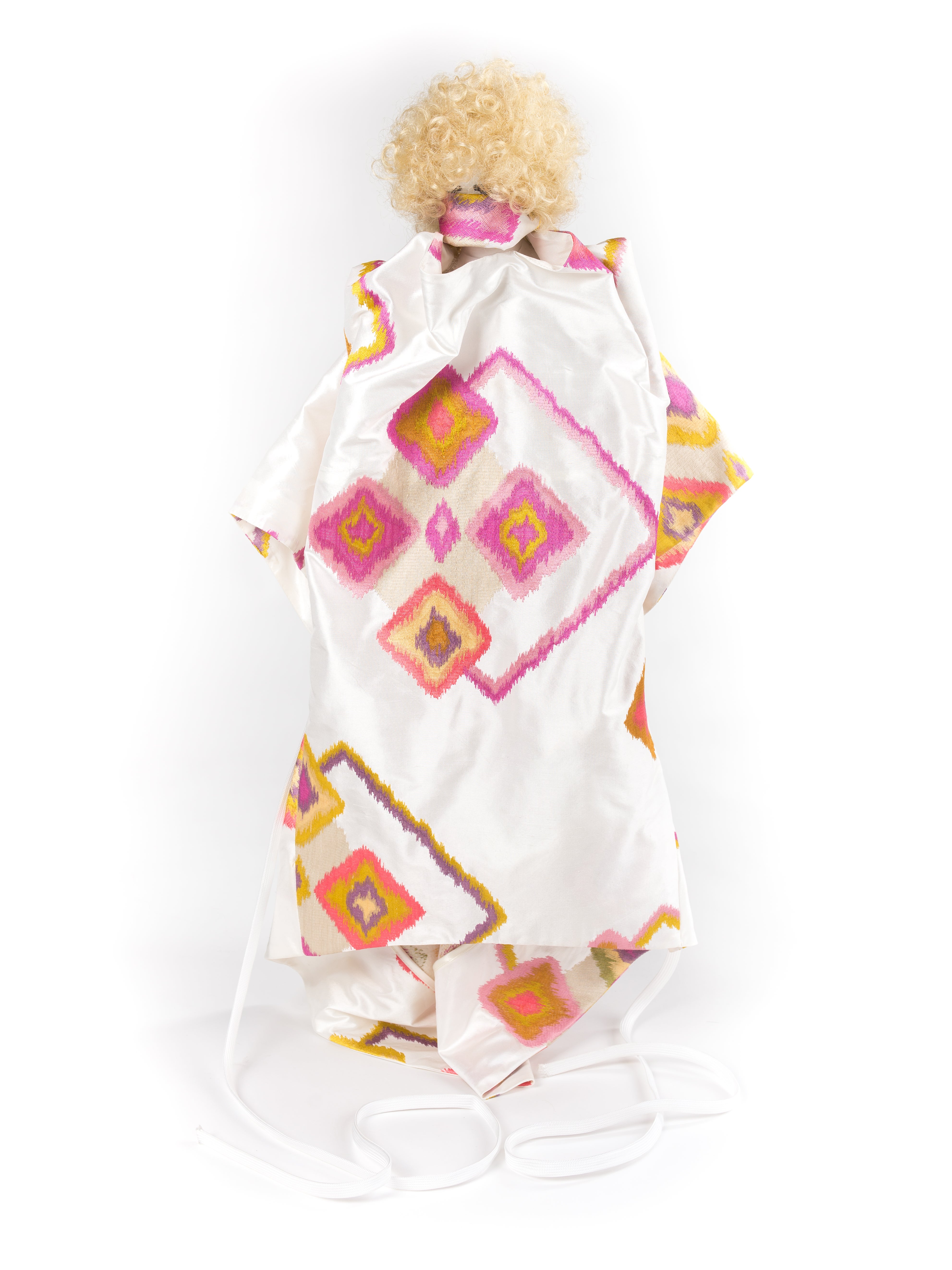 Panenka Dayo navržená Liběnou Rochovou pro UNICEF