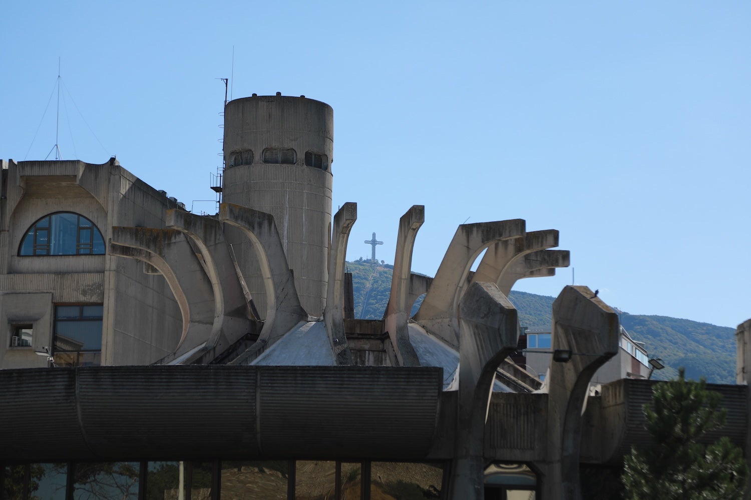 Dramatické proměny Skopje: od zemětřesení přes brutalismus až po antický Disneyland