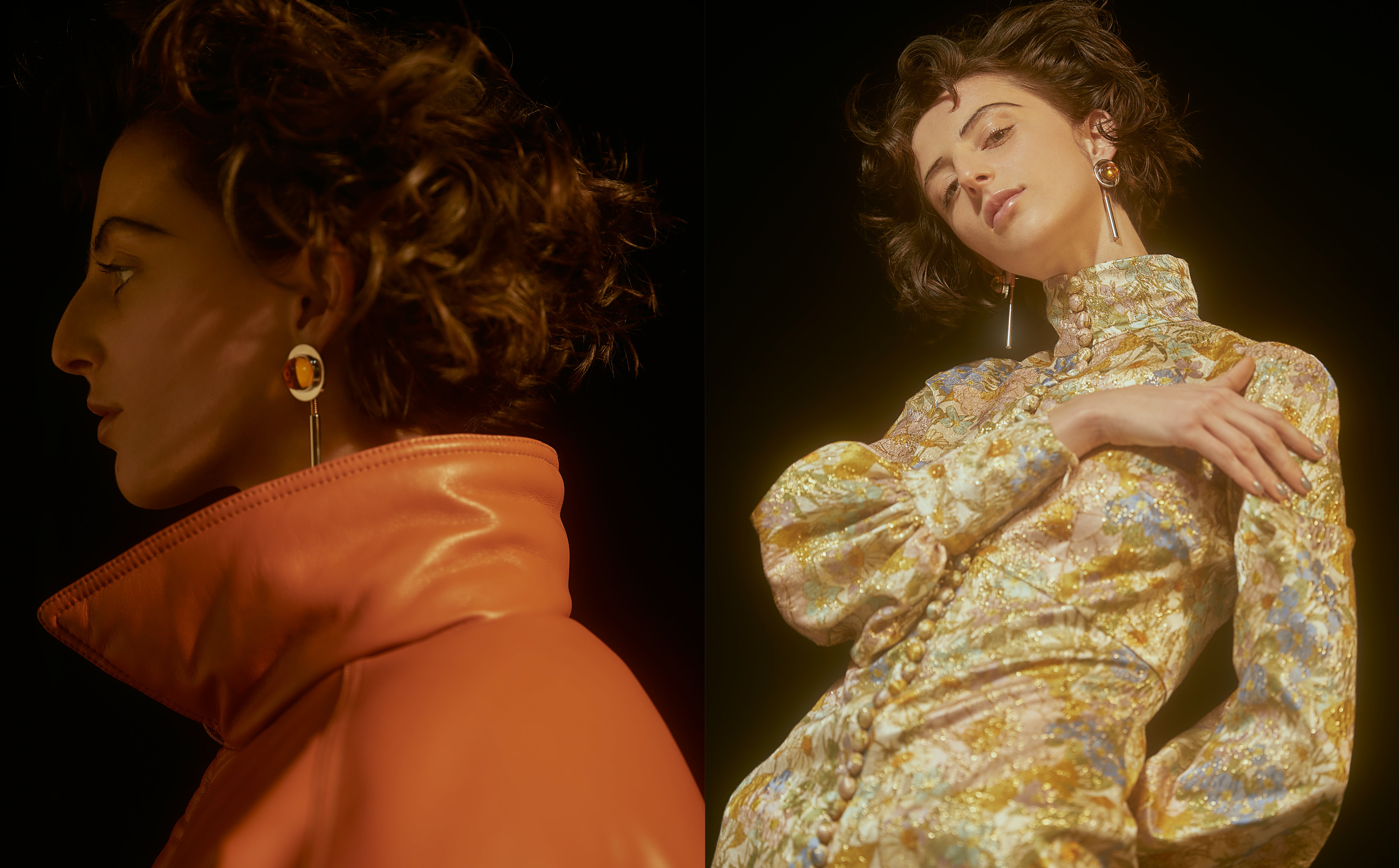 Vlevo: bunda, NANUSHKA, naušnice, MARNI; vpravo: šaty, ZIMMERMANN Vlevo: bunda, NANUSHKA, naušnice, MARNI; vpravo: šaty, ZIMMERMANN