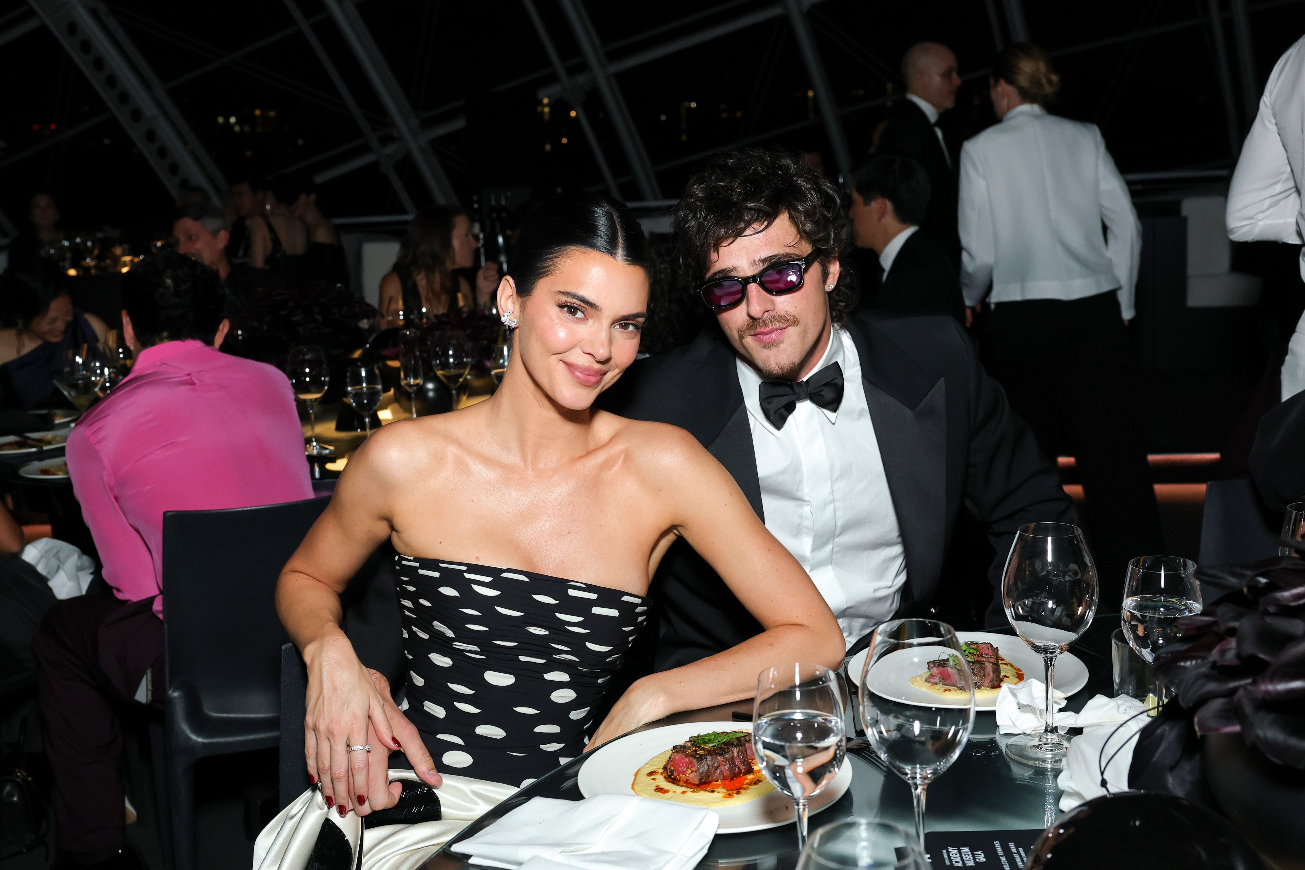 Kendall Jenner a Jacob Elordi na šestém ročníku slavnostního večera Academy Museum Gala 17. října 2026 v Los Angeles Kendall Jenner a Jacob Elordi na šestém ročníku slavnostního večera Academy Museum Gala 17. října 2026 v Los Angeles