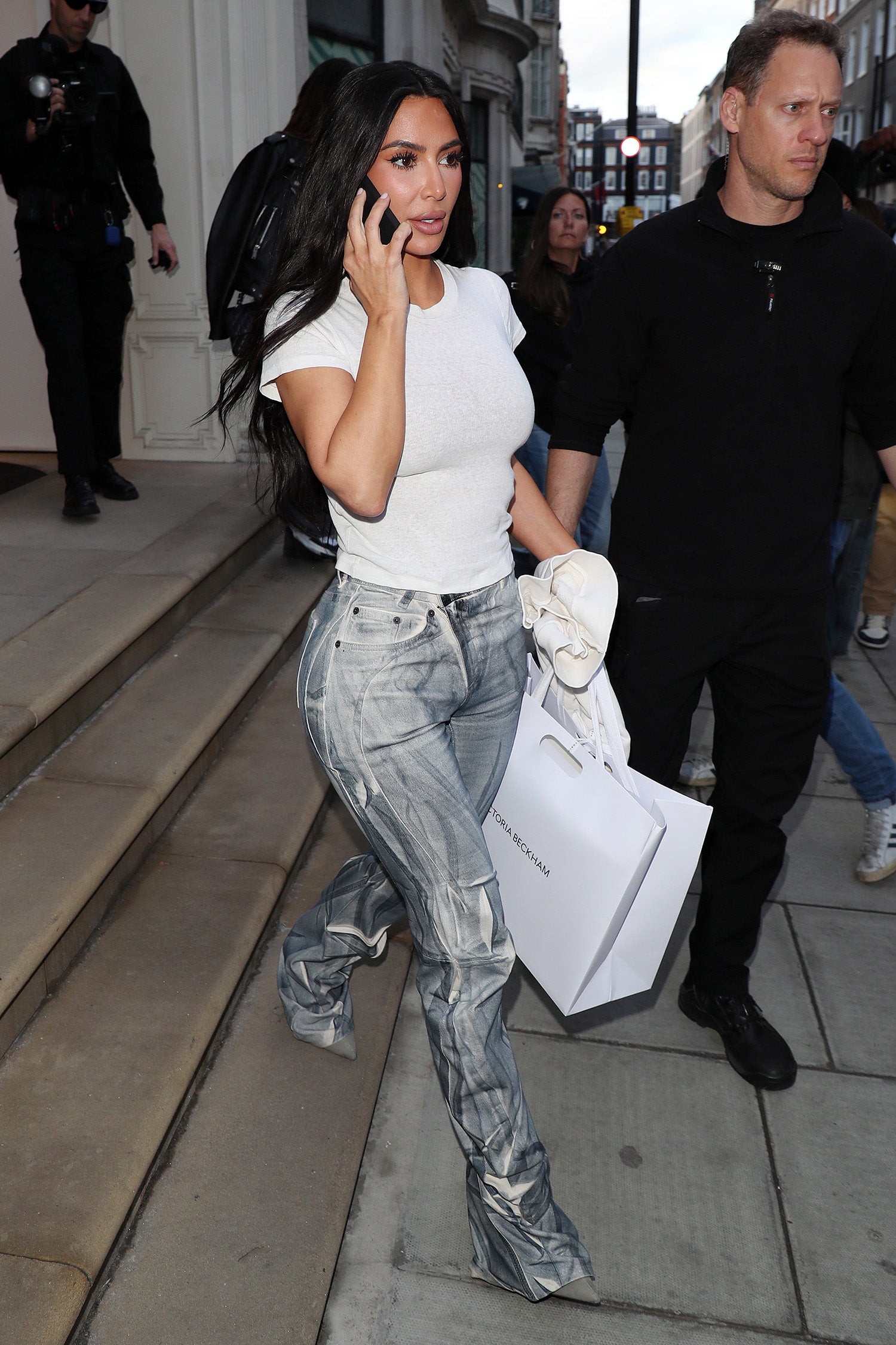 22 nejlepších bílých triček sezony a tipy, aby vám vydržela co nejdéle