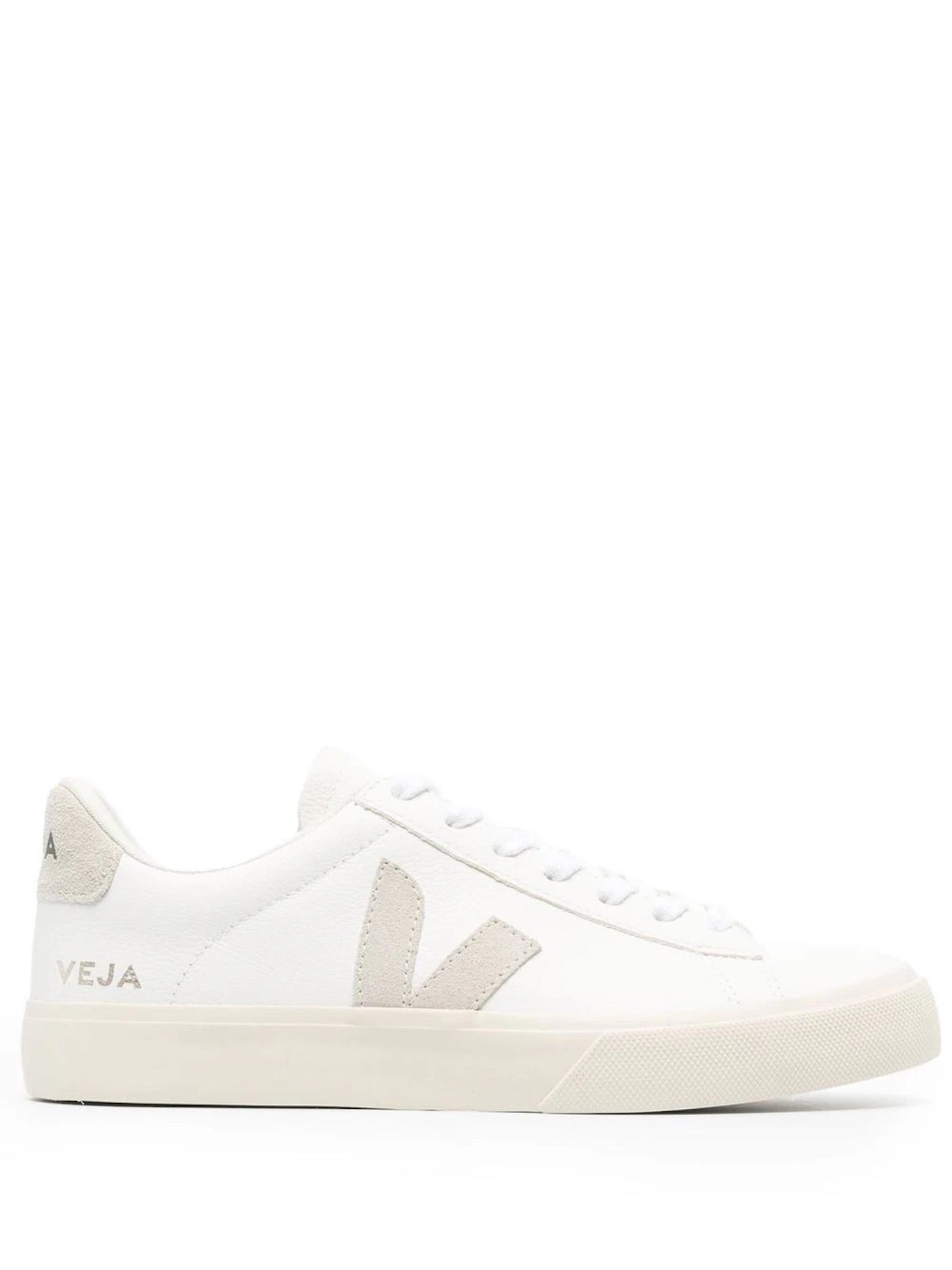 Bílé tenisky, VEJA, prodává FARFETCH, 145 €