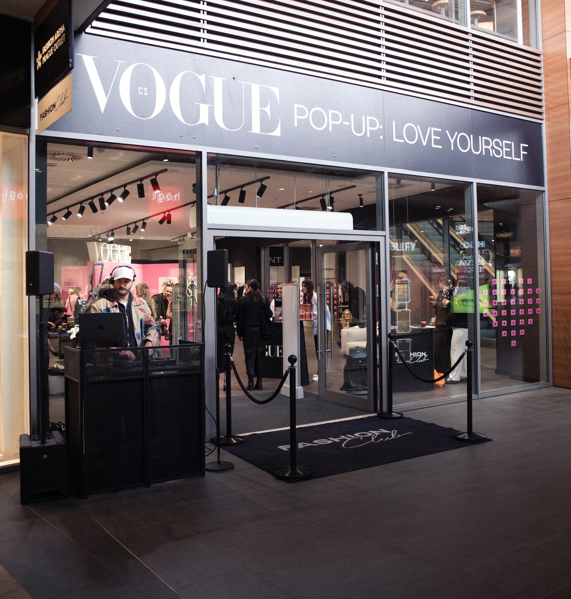 Tři dny módy, beauty a inspirace: Vogue CS Pop-Up Love Yourself ve Fashion Arena Prague Outlet