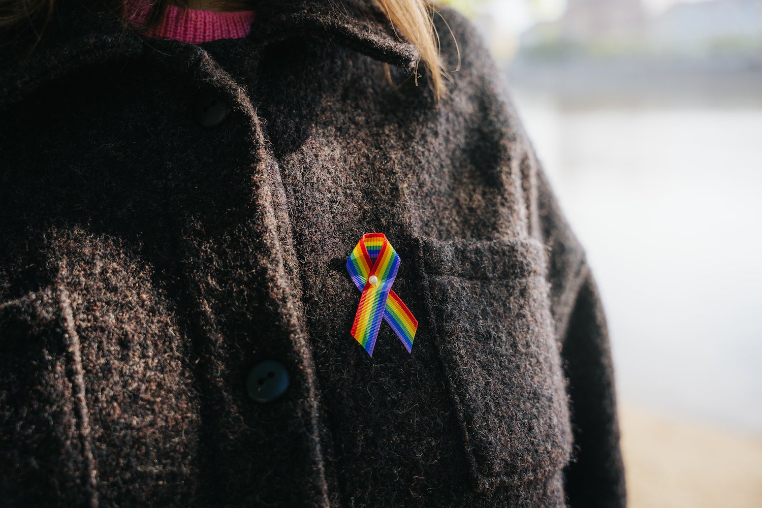 Ten nejlepší módní doplněk je rozhodně duhová stužka! Připněte si ji i vy