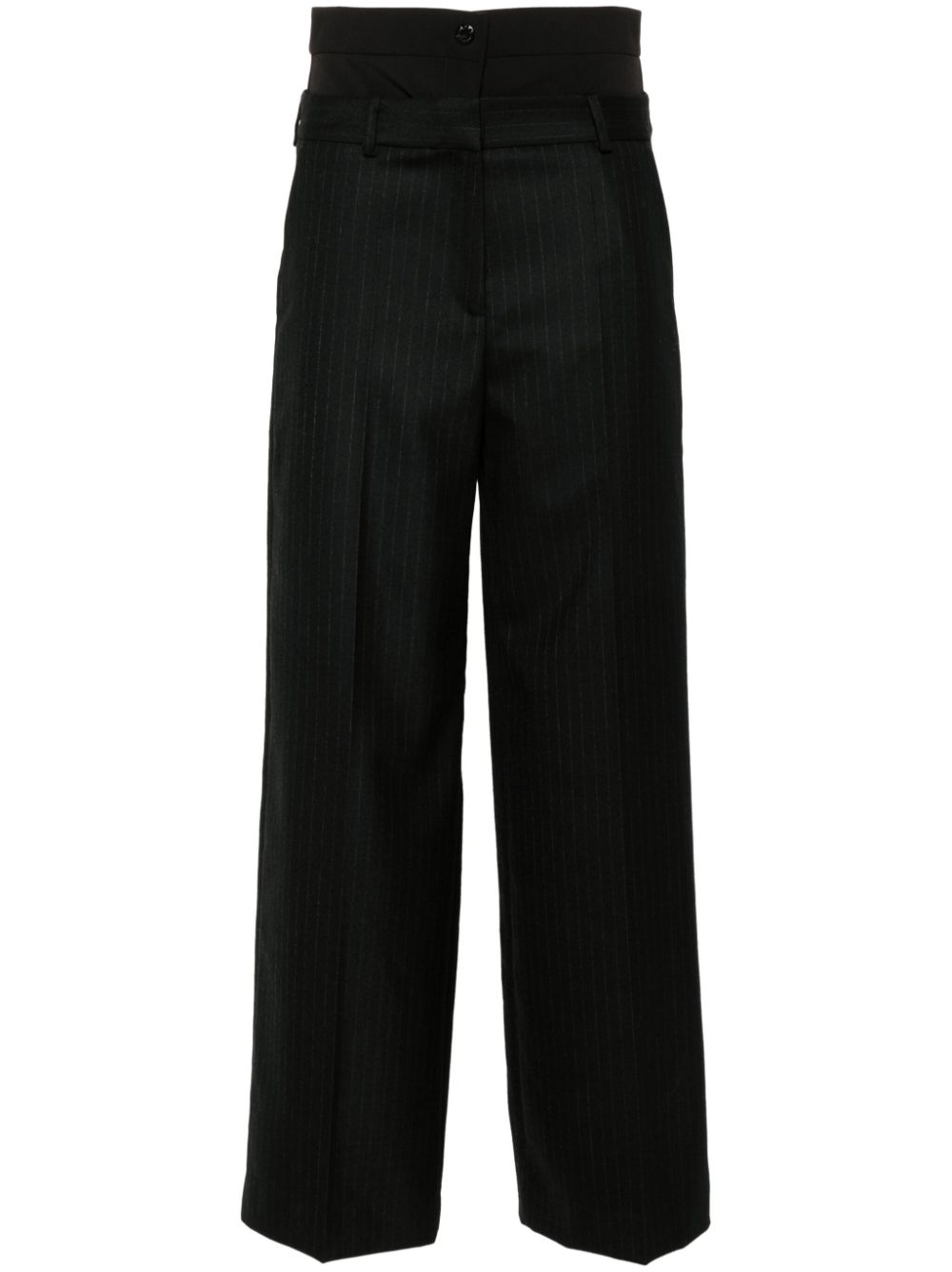 Černé kalhoty s proužkem, SANDRO, prodává Farfetch, 320 €