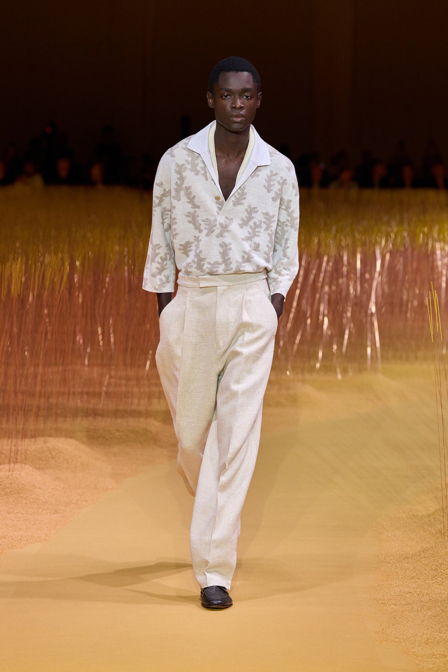 Svět módy v chaosu: Pánské kolekce na jaro 2025 