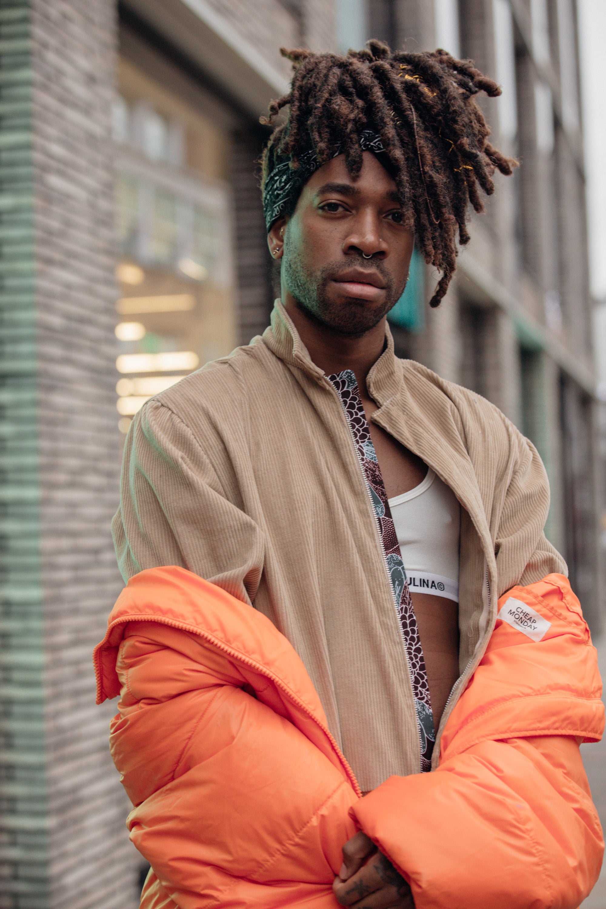 Autor: Jonathan Daniel Pryce