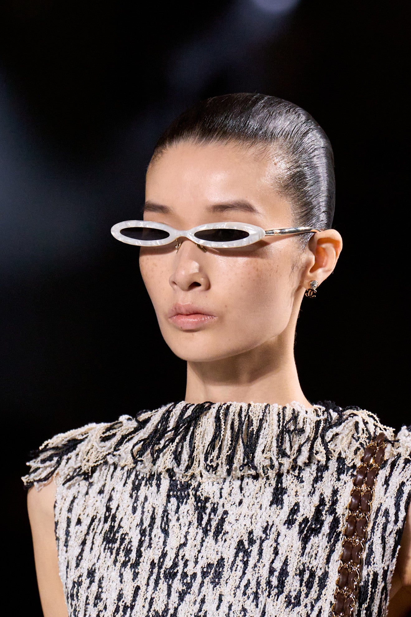 Sluneční brýle na přehlídce podzim - zima 2026/2027, CHANEL