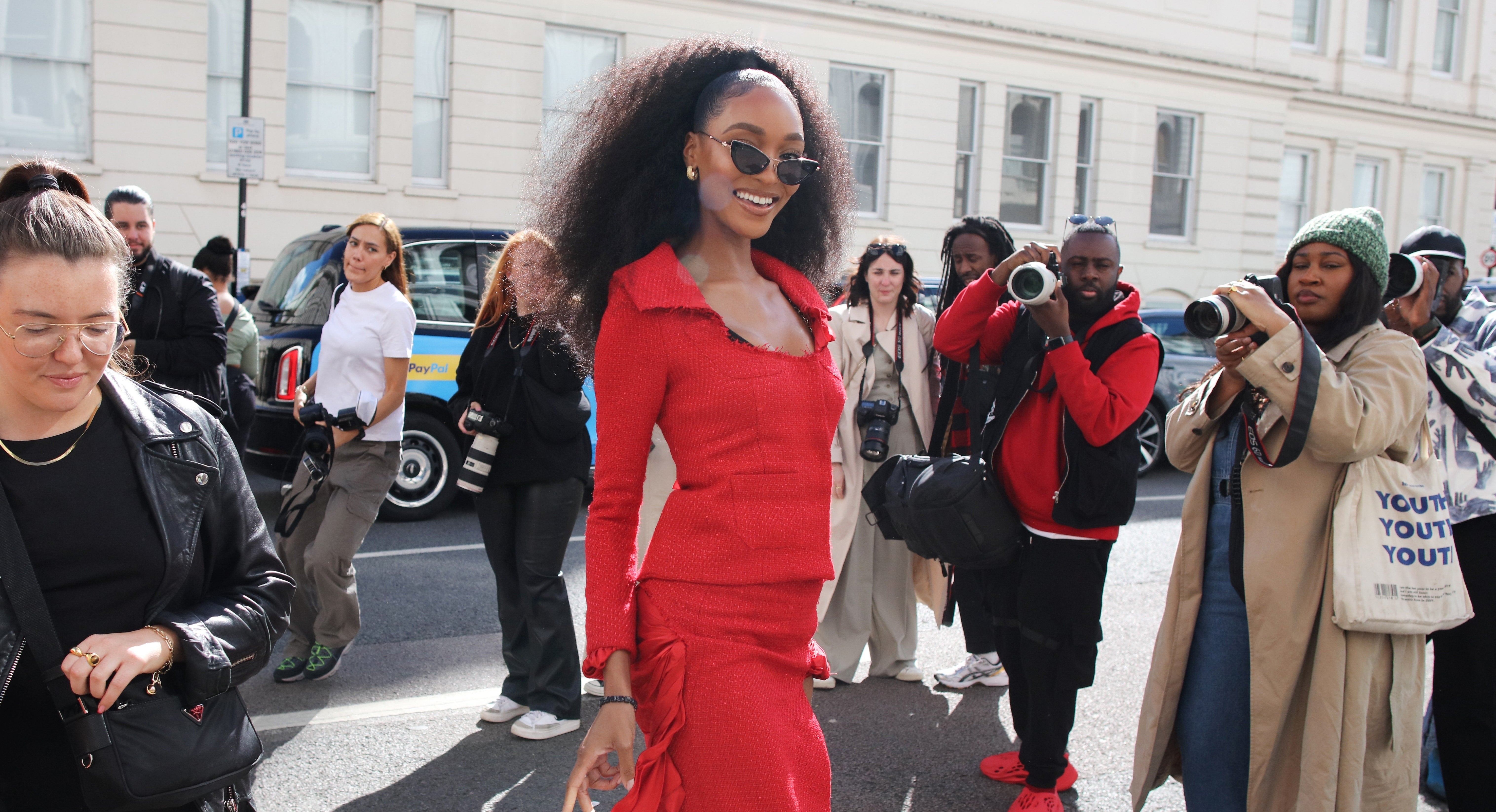 Nejlepší podzimní trendy v podání návštěvníků londýnského fashion weeku