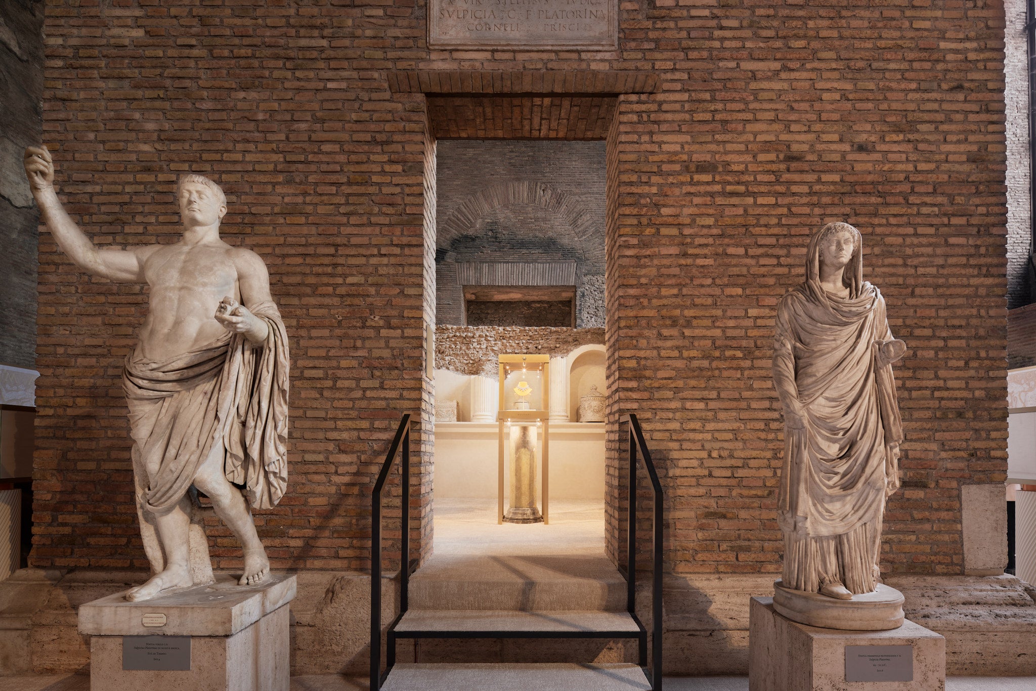 Diokleciánovy lázně v Římě během přehlídky kolekce Aeterna vysokého šperkařství Bulgari