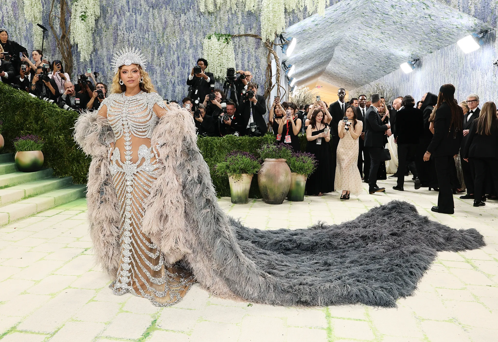 Met Gala 2026: Všechny hvězdy a jejich outfity ve stylu Fashion is Art na červeném koberci