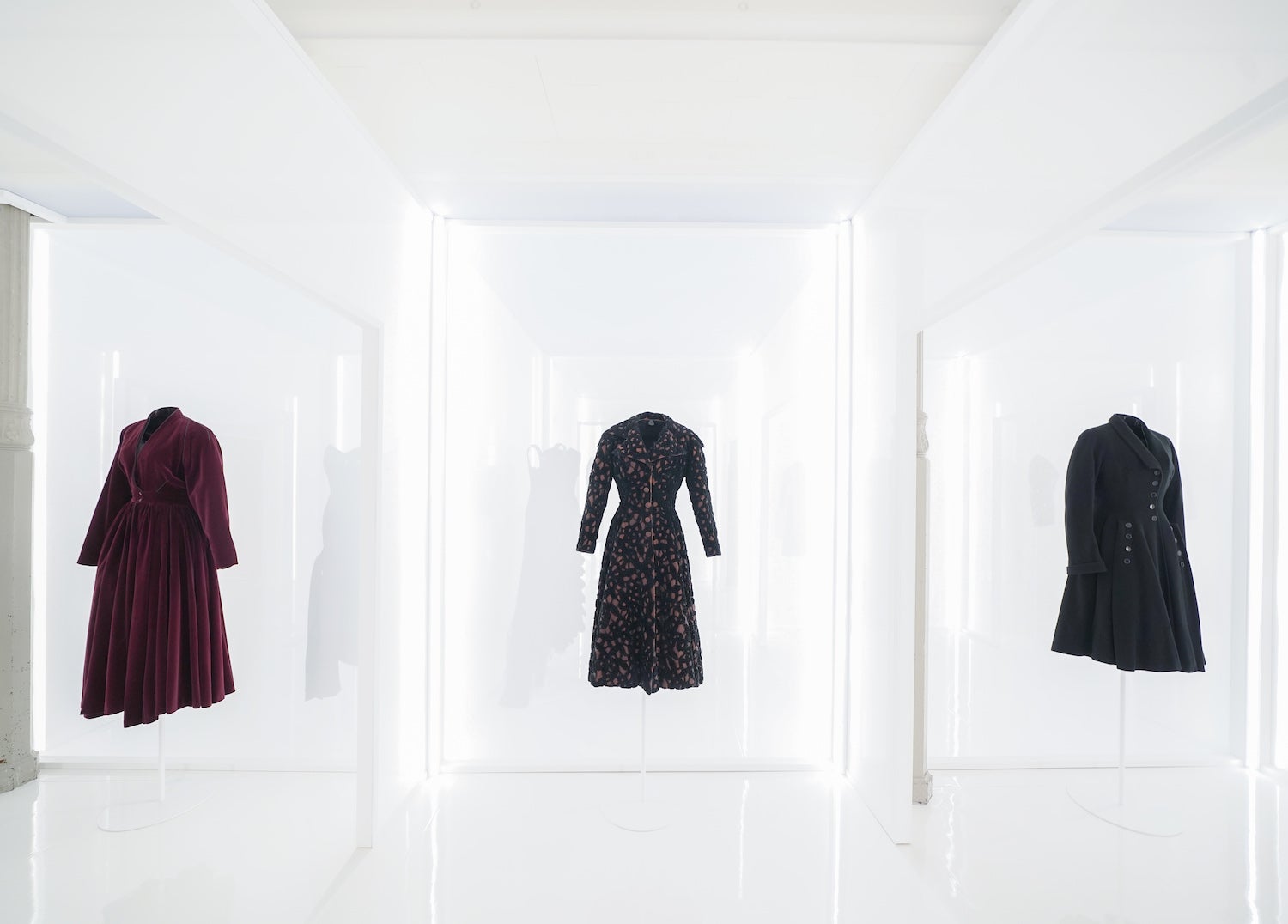 Výstava Alaïa and Balenciaga: Sculptors of Shape