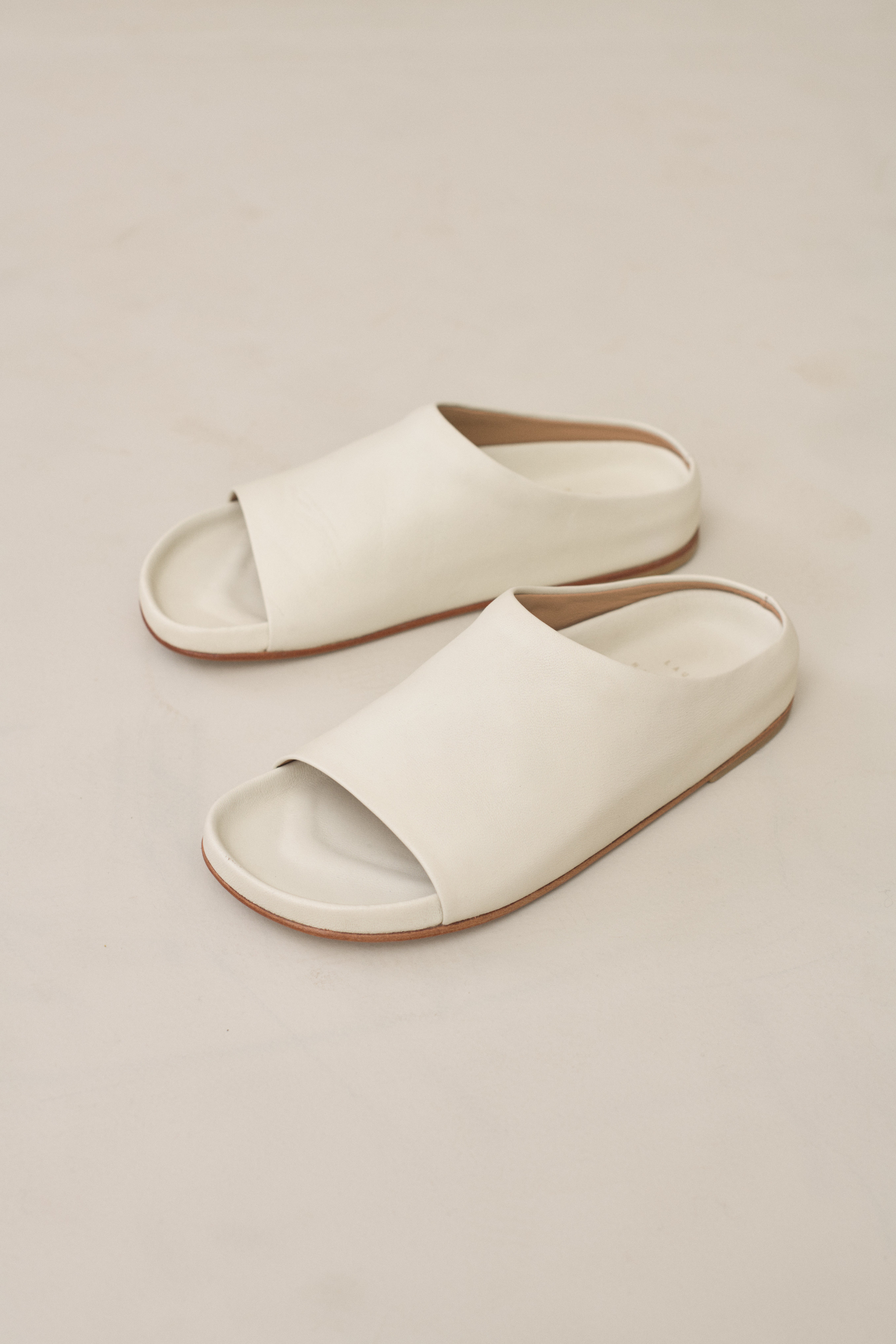 Boty, Lauren Manoogian (prodává Lauren Manoogian), 390 $ Boty, Lauren Manoogian (prodává Lauren Manoogian), 390 $