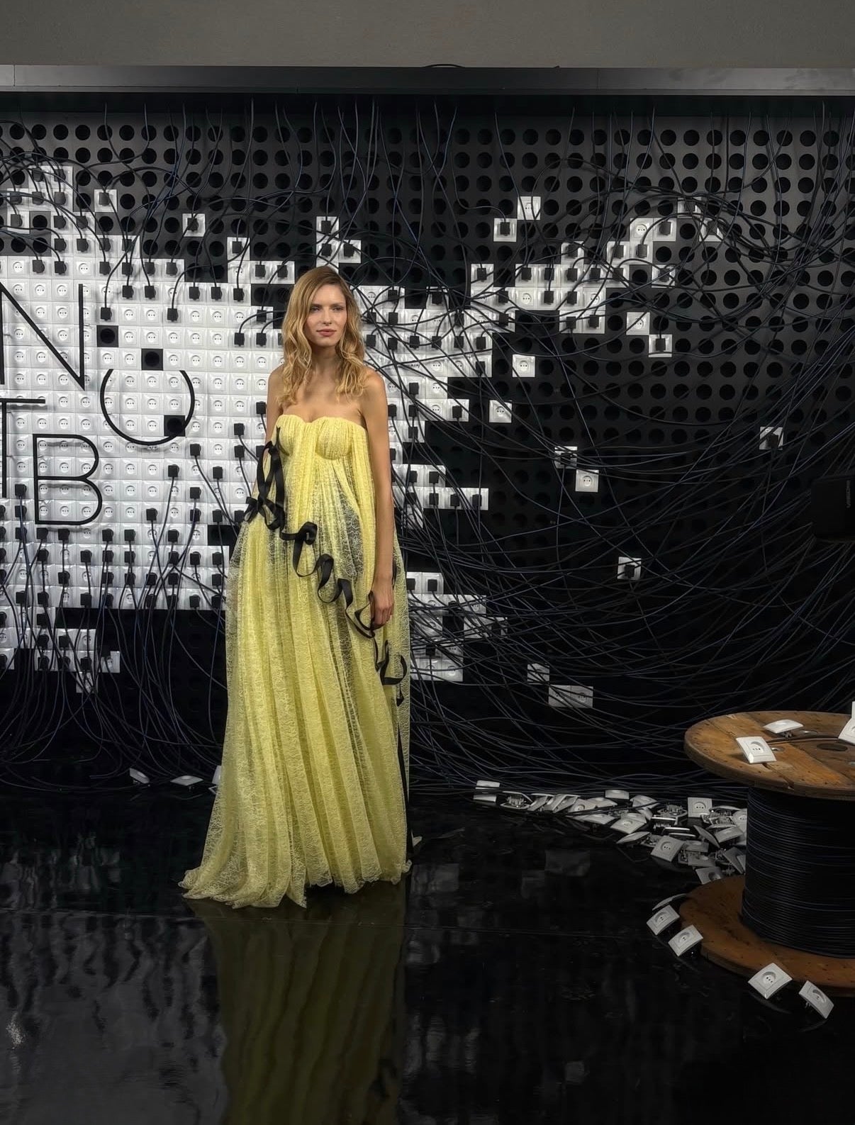 Barbora Brušková v šatech od Pavol Dendis