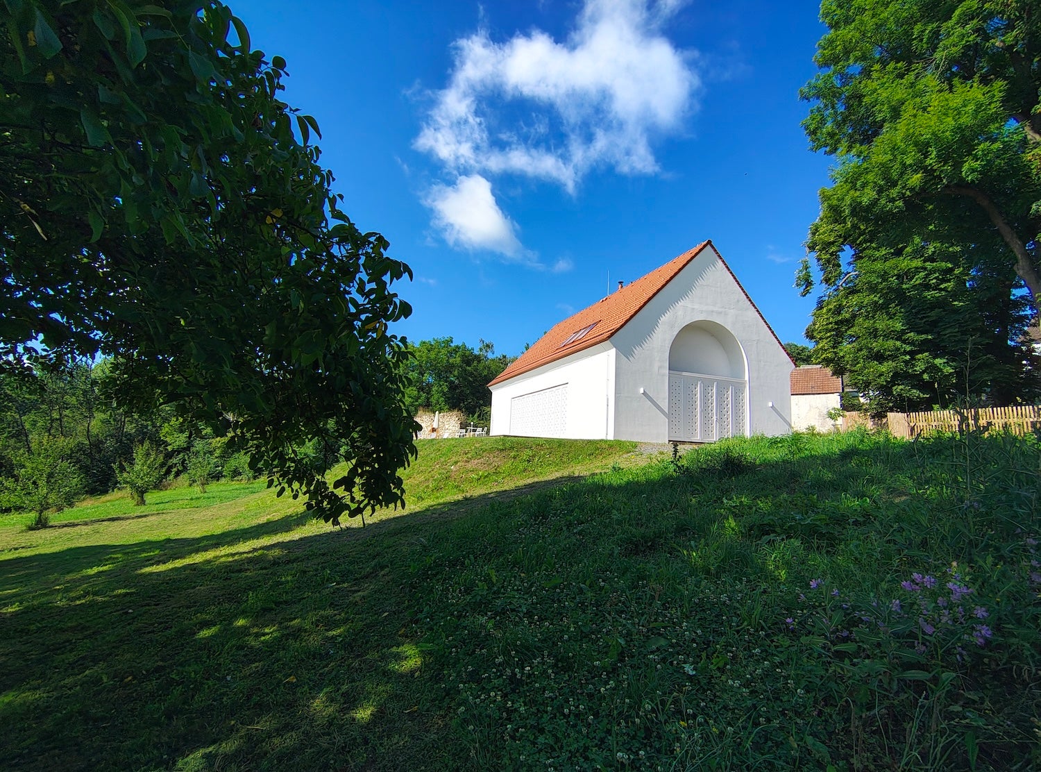 Dům Oskar získal cenu Interiér roku 2024 a je nominován na Českou cenu za architekturu 2025