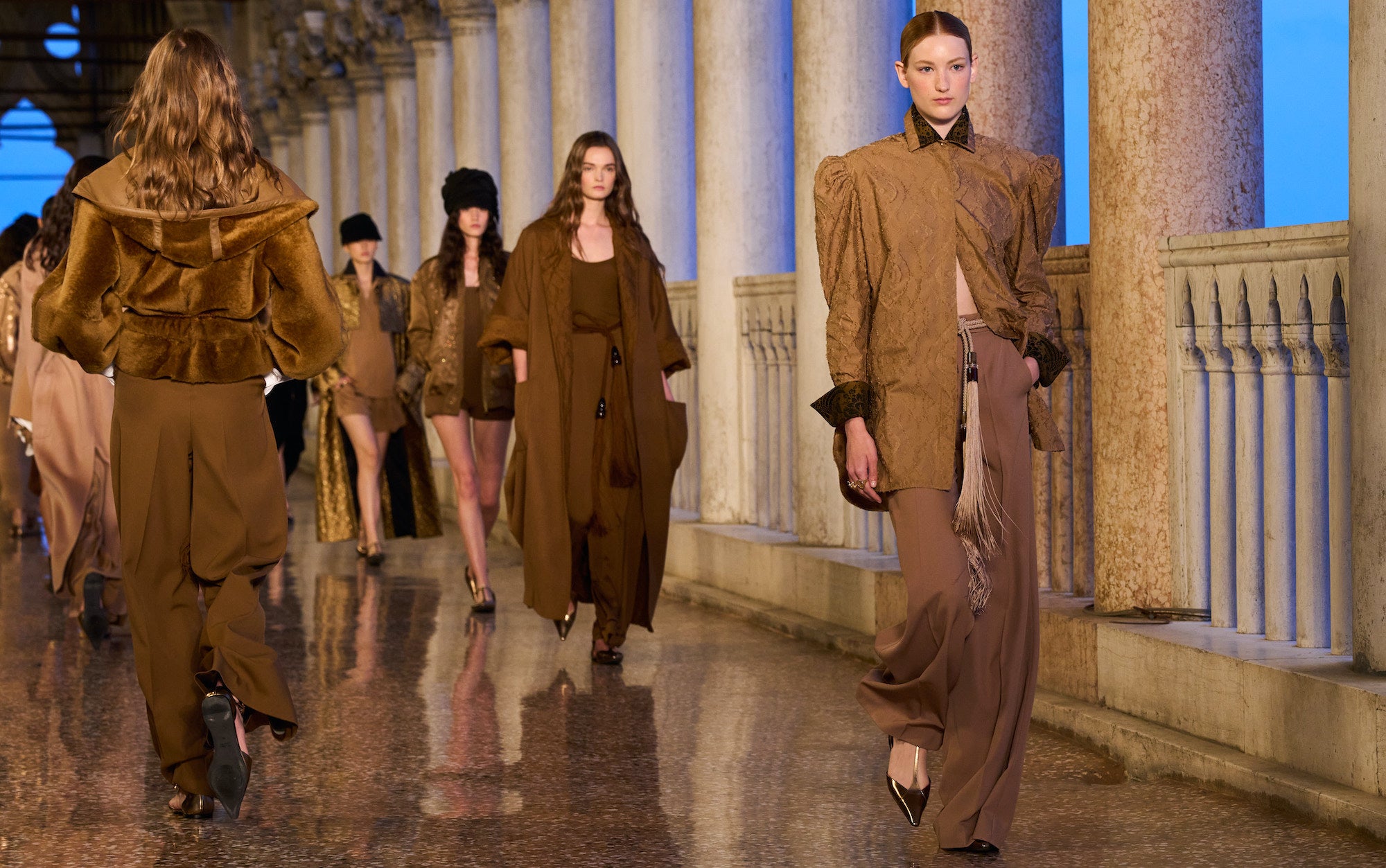 Klíčový doplněk, který promění jakýkoli outfit v ukázkový příklad boho šik 