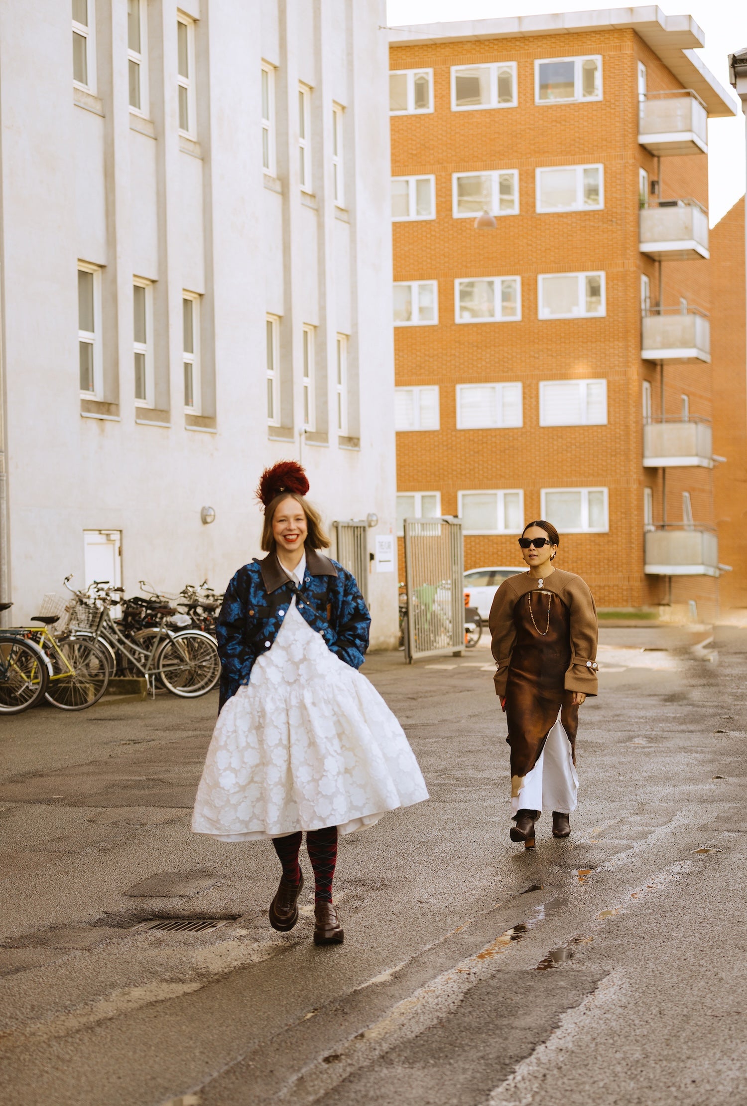 Street style z kodaňského týdne módy: I béžová může být zatraceně zábavná
