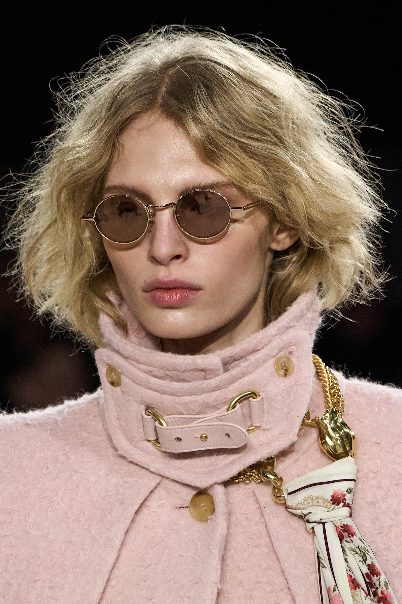 Sluneční brýle na přehlídce podzim - zima 2026/2027, CHLOÉ