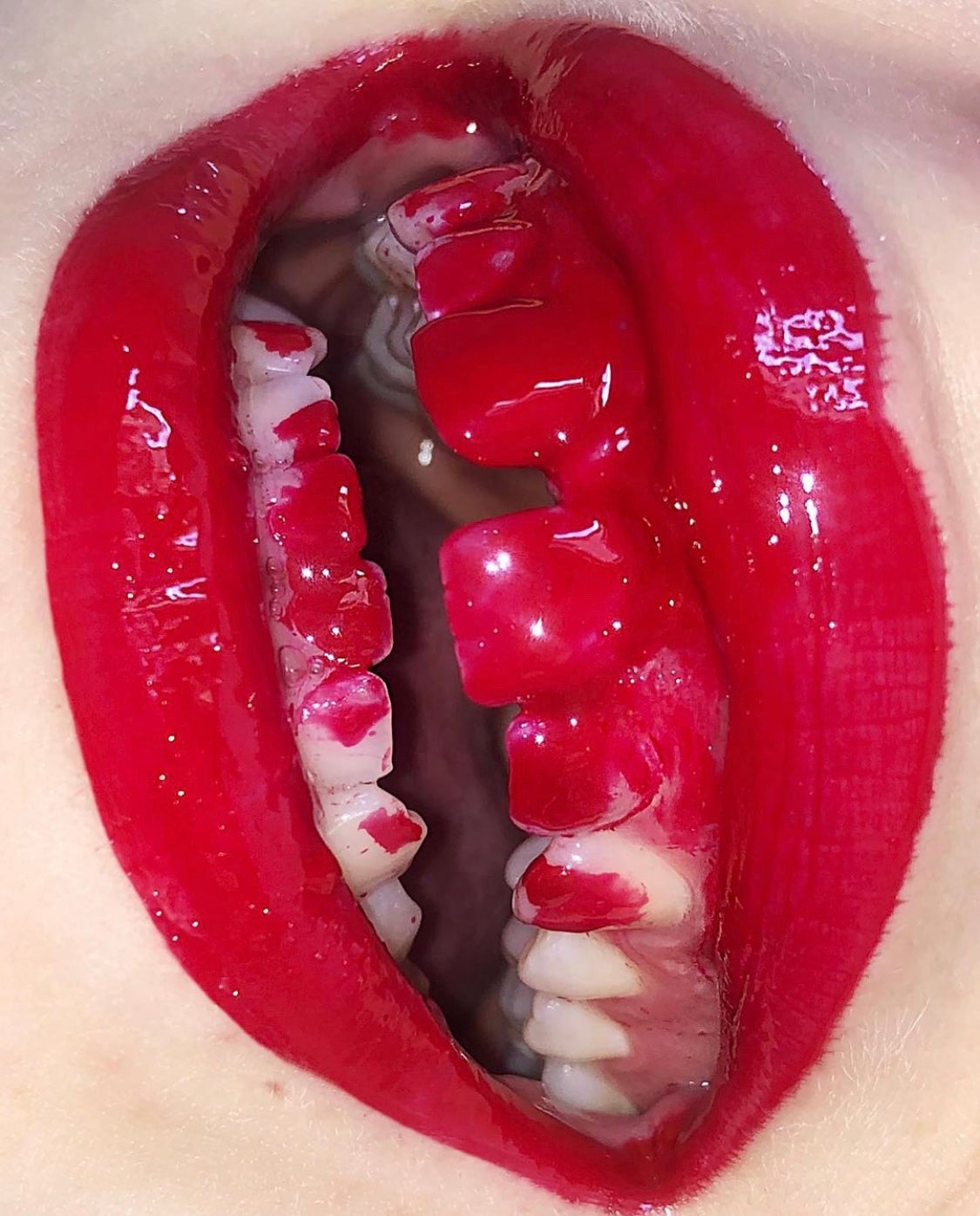 Autor: Eszter Magyar @makeupbrutalism