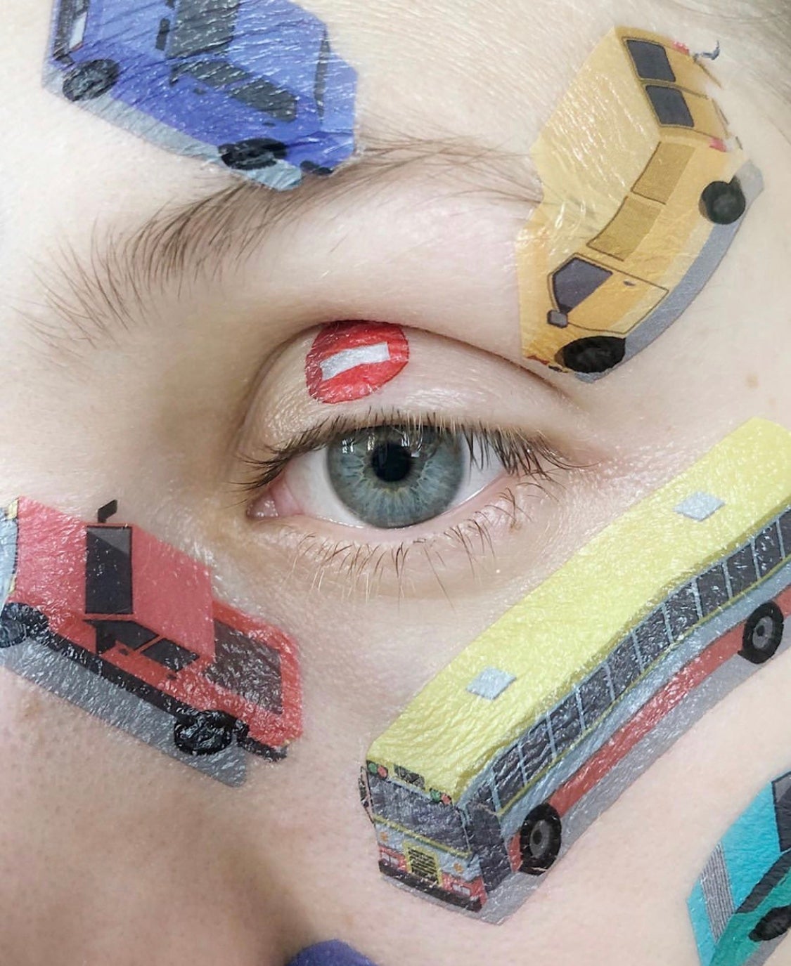 Autor: Eszter Magyar @makeupbrutalism