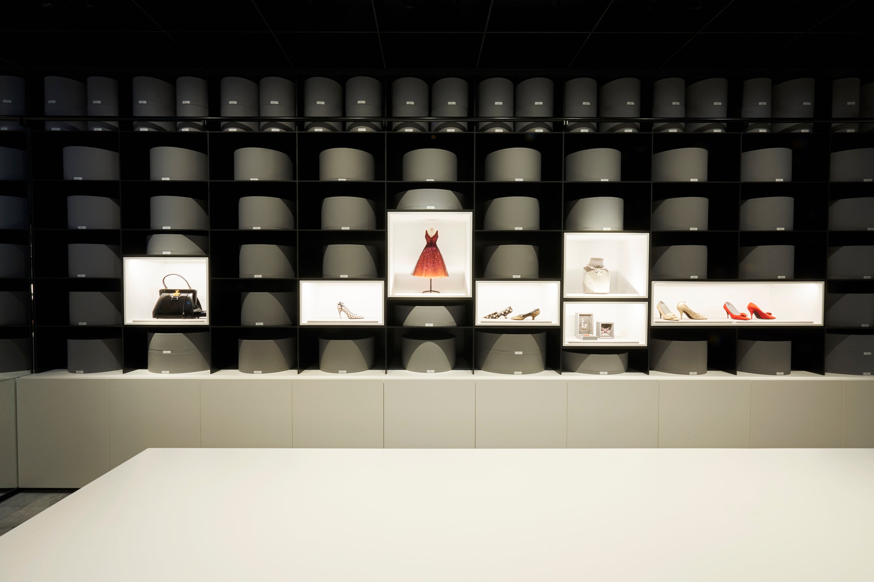 Co ukrývají archivy Dior? Nahlédněte do přísně střežených míst