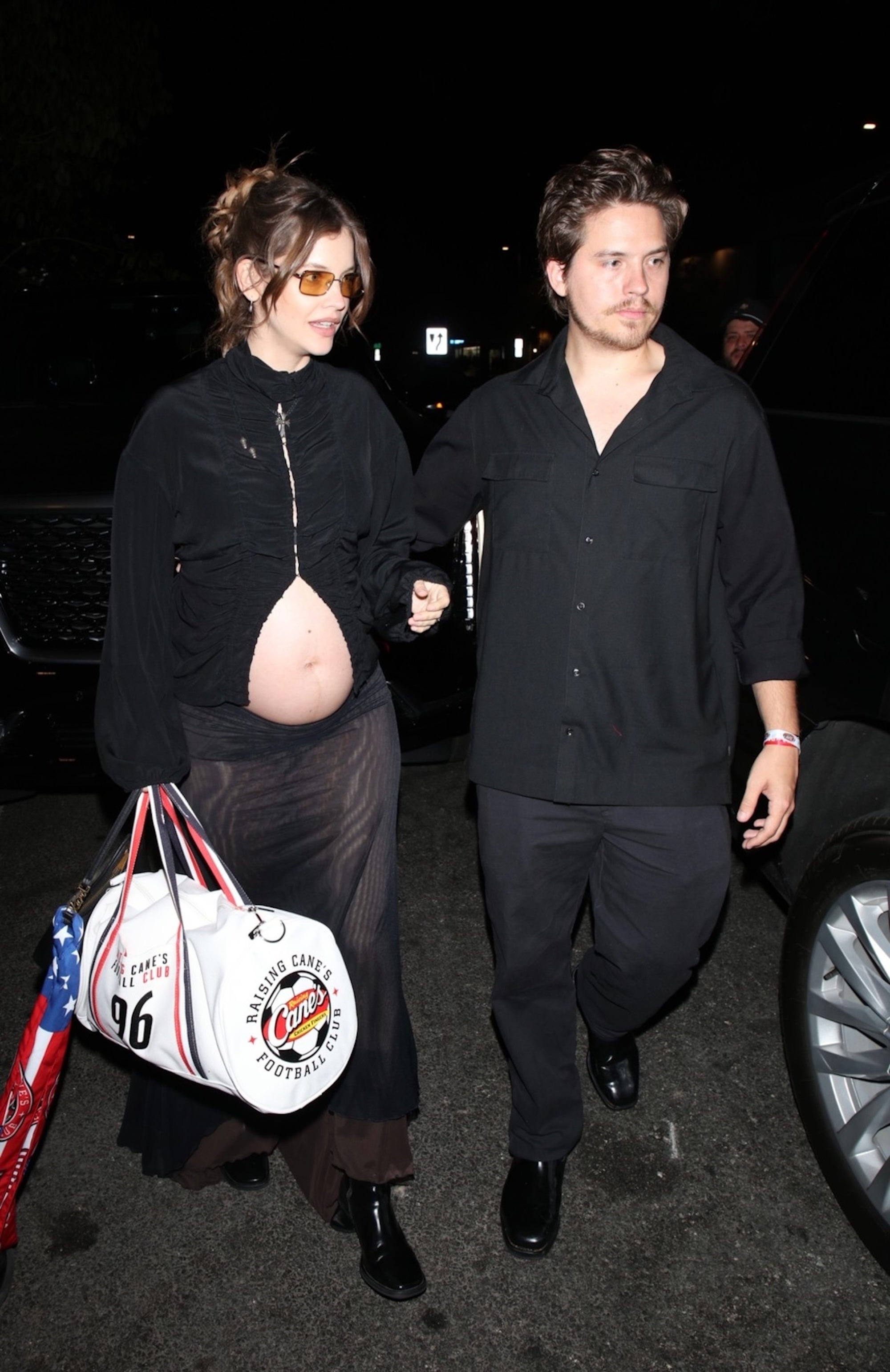 Cool girl maternity style existuje a Barbara Palvin to právě dokázala