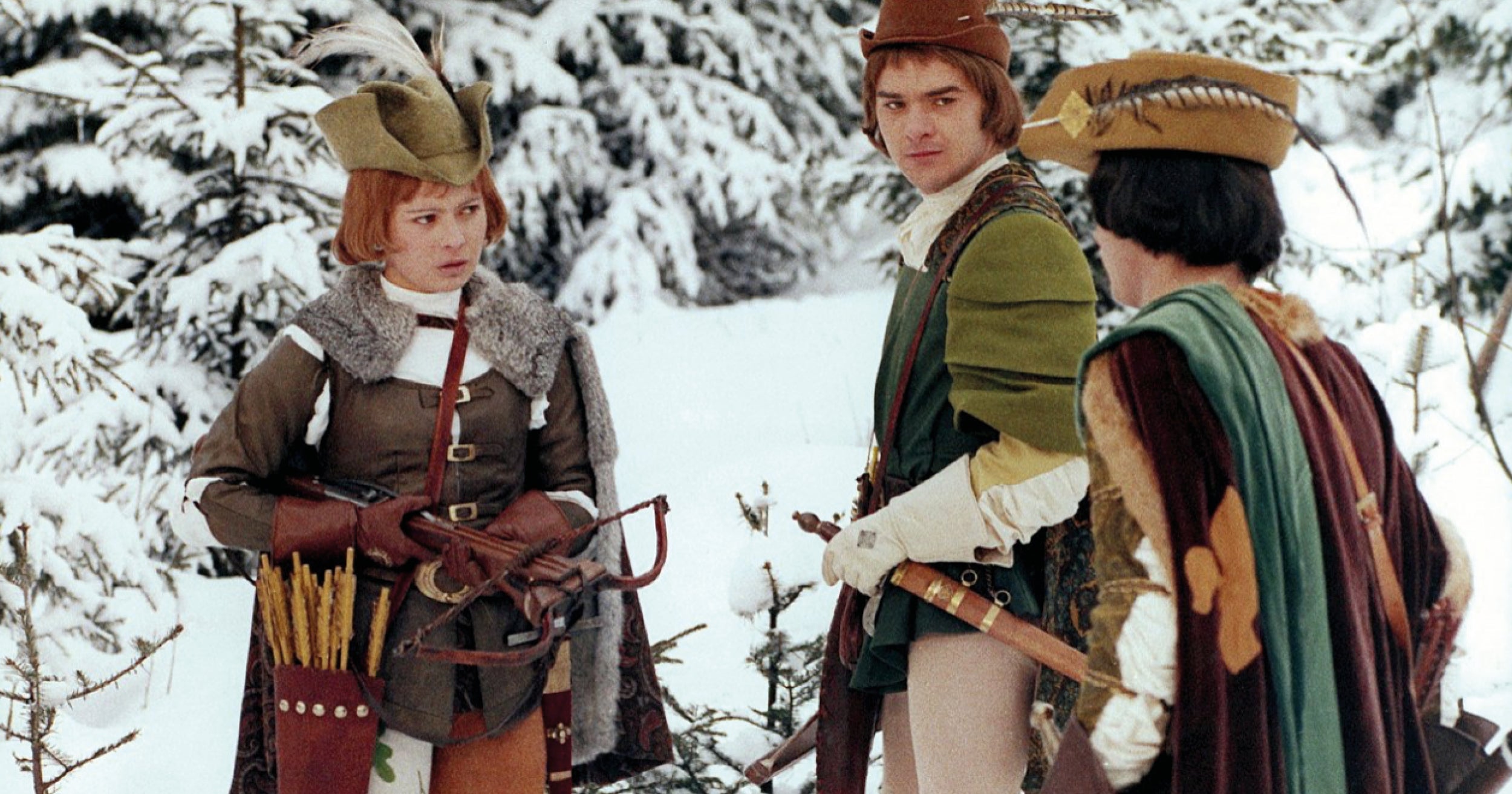 Popelka ve Valentino, Večernice v Alaïa. Co by dnes oblékaly české princezny?