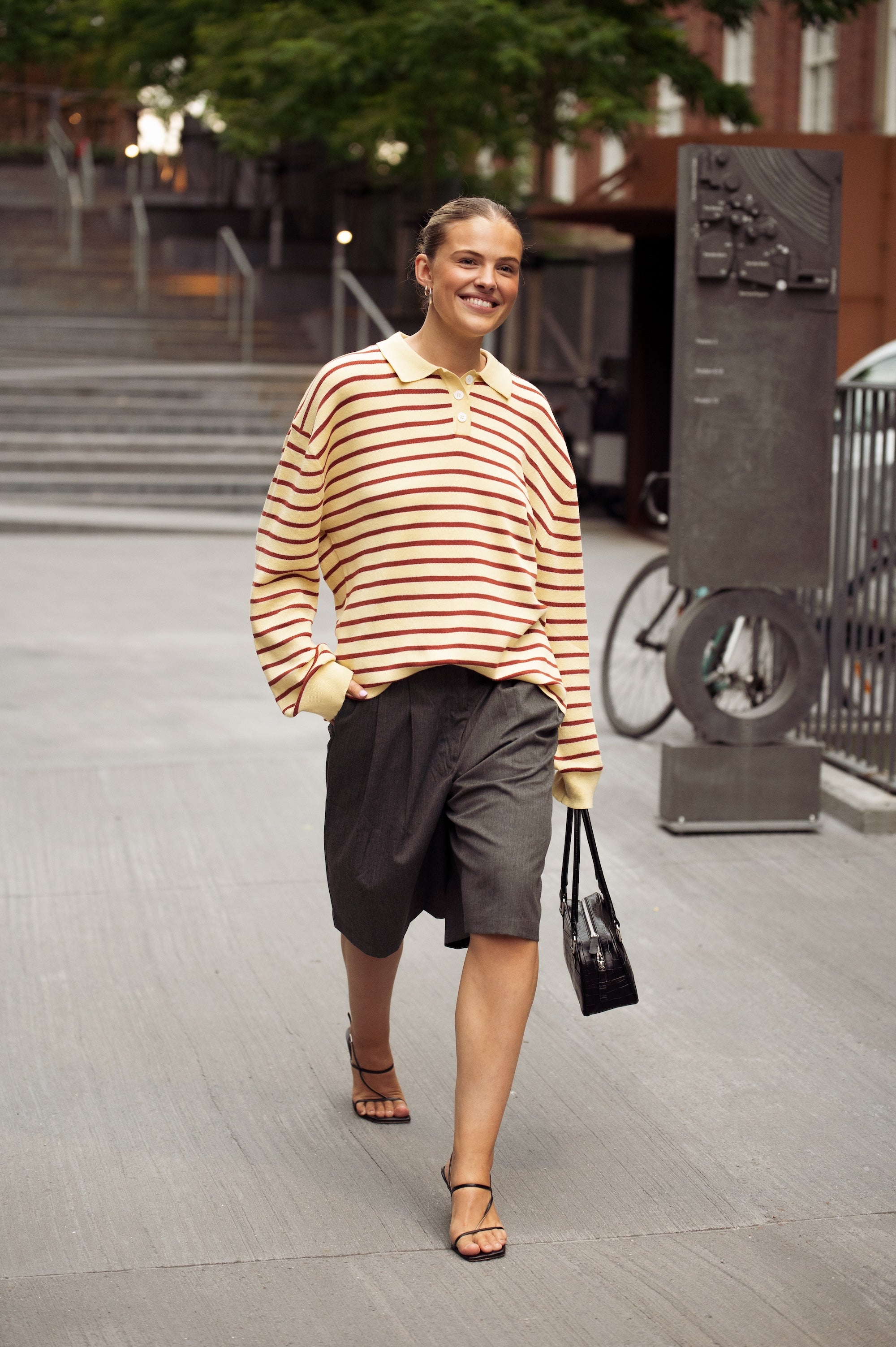 Kradete rádi z pánského šatníku? Trend oversized polo triček je pro vás jako stvořený