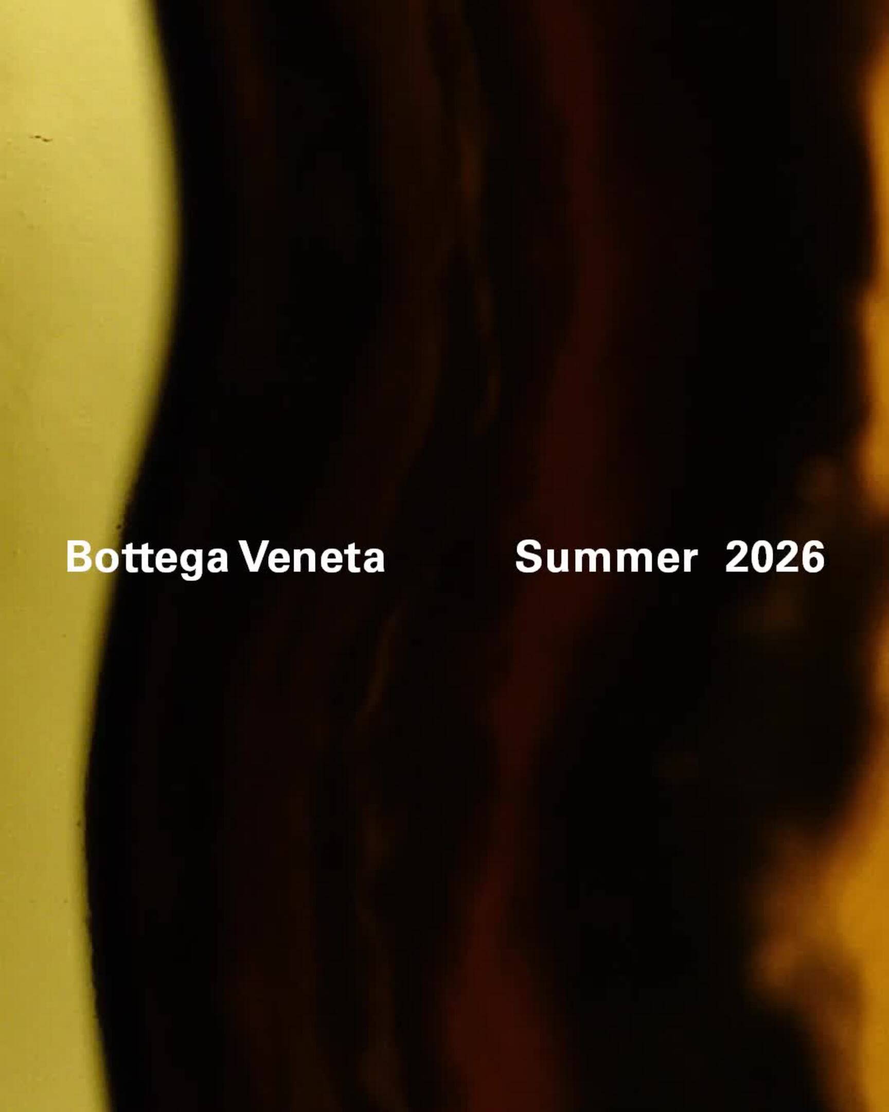 Živě z Milána: Bottega Veneta s novou kreativní ředitelkou představuje kolekci jaro - léto 2026