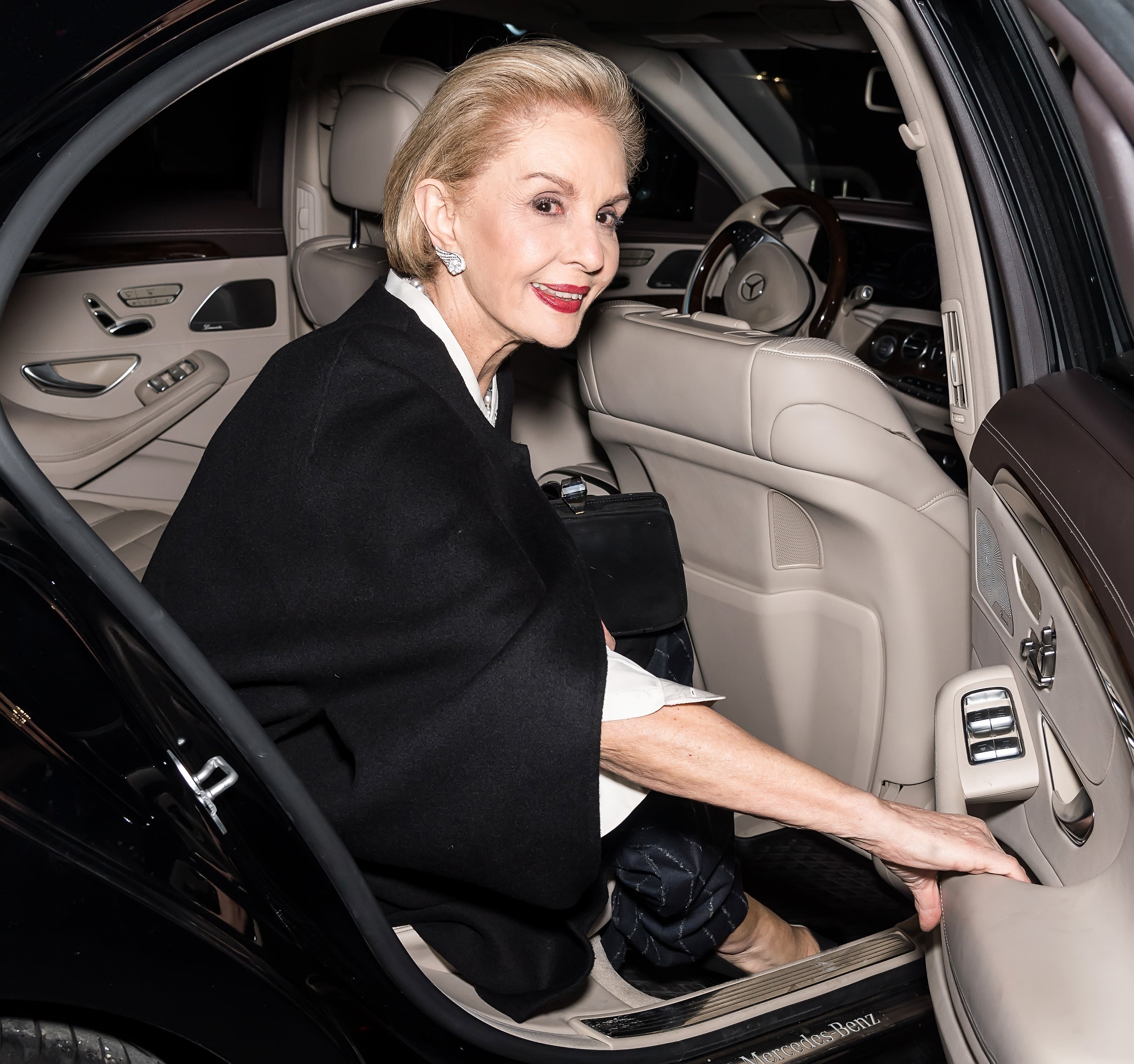 Černé lodičky ve stylu Caroliny Herrery jsou klíčový trend jara 2026