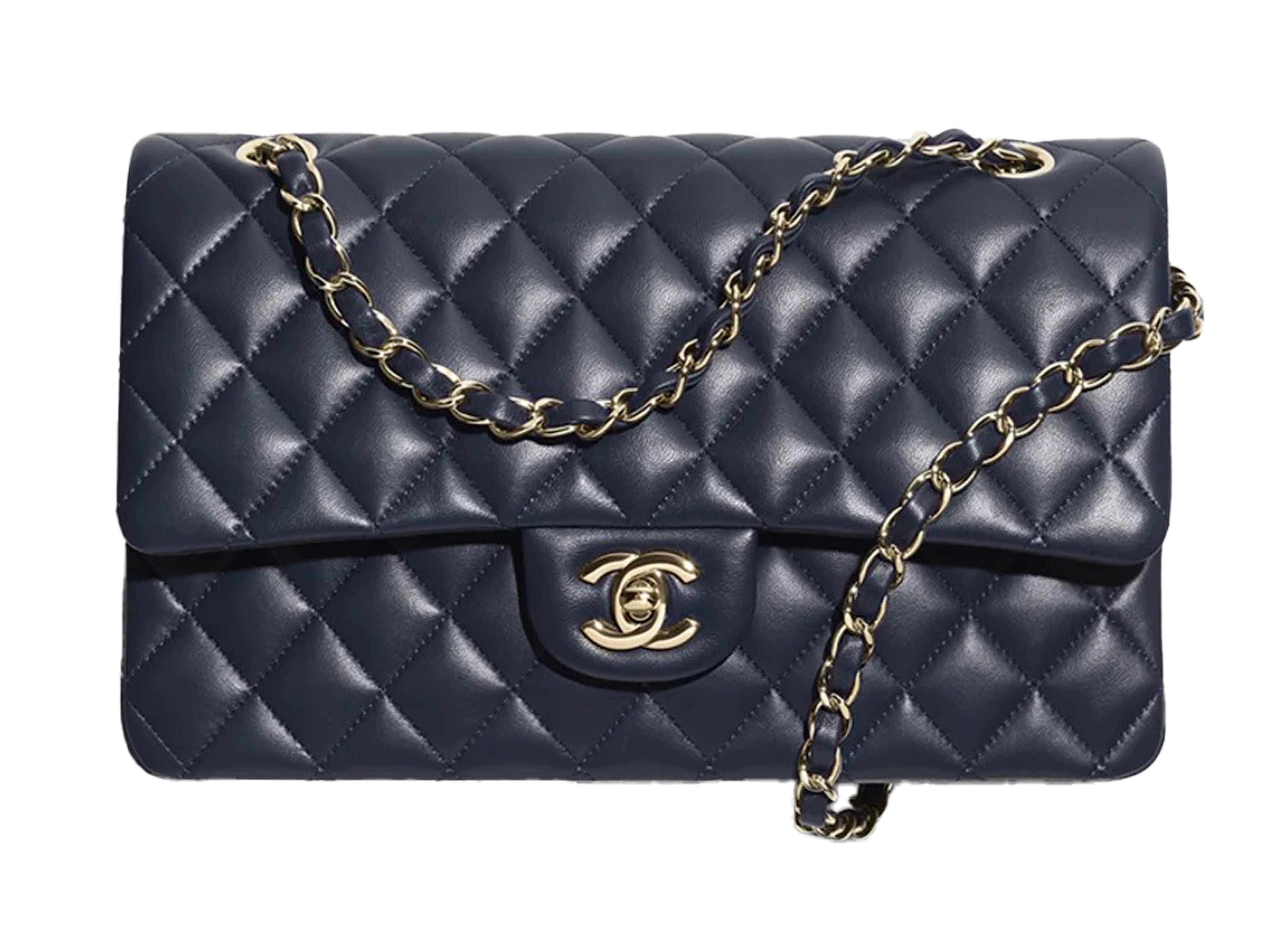 Klasická kabelka 11.12, jehněčí kůže a zlatě tónovaný kov, tmavě modrá, CHANEL, prodává Chanel, 273 700 Kč