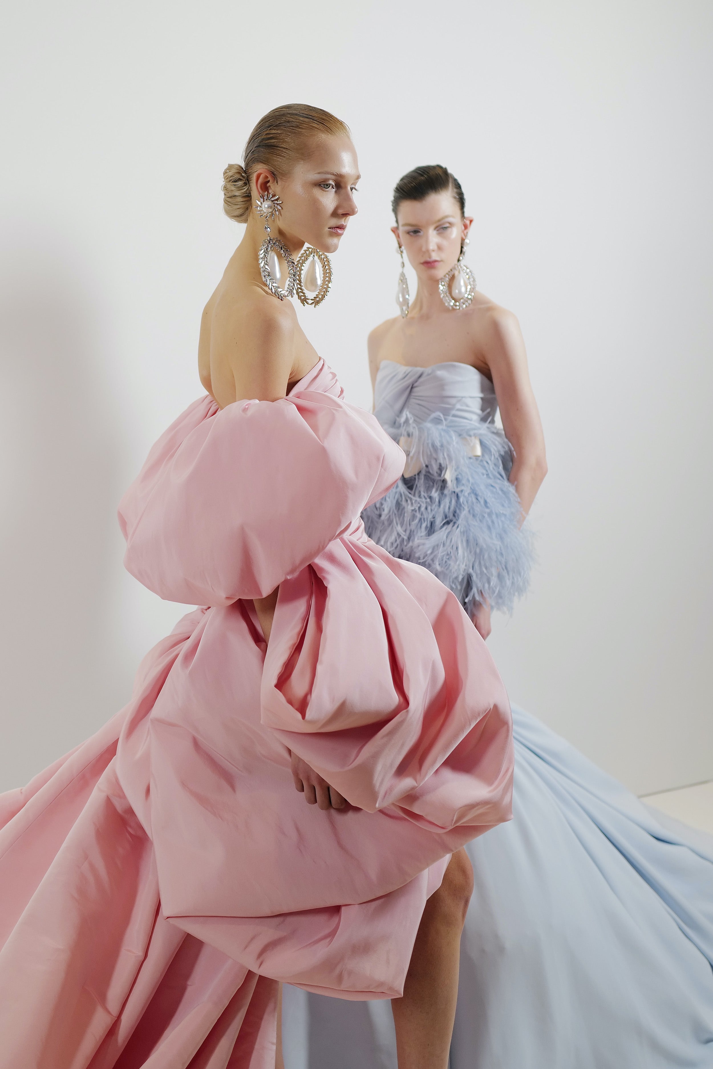 Zákulisí přehlídky Giambattista Valli Haute Couture jaro - léto 2023       Autor: Vittorio Zunino Celotto/Getty Images