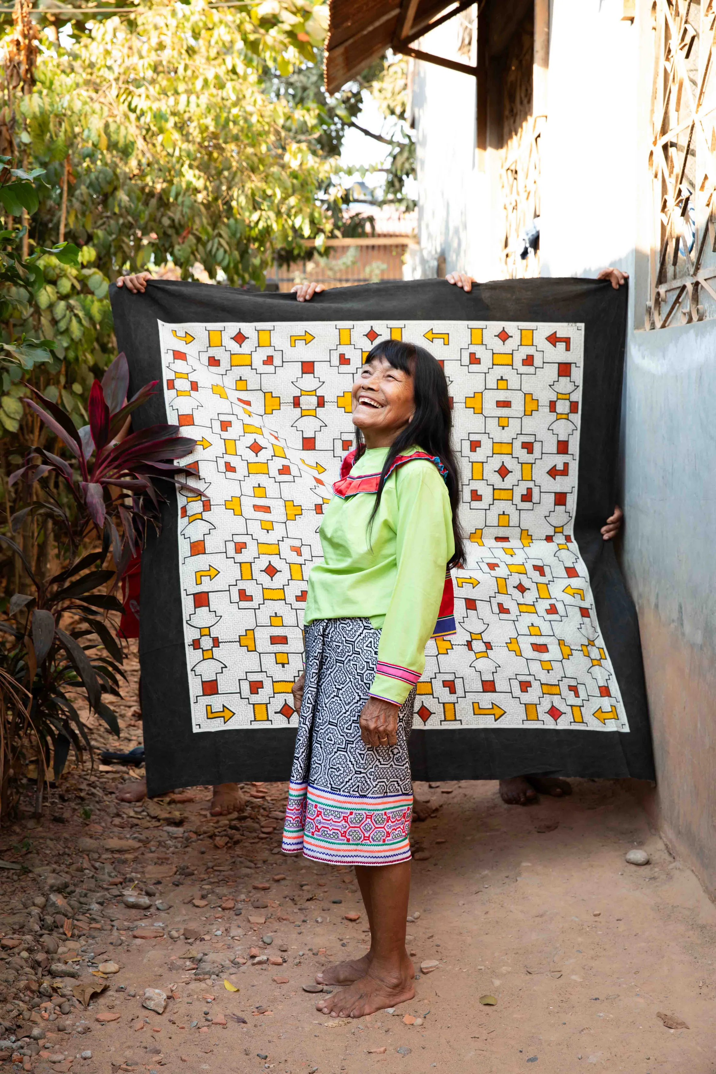 Sara Flores. Domorodá designérka z Amazonie, která navrhovala pro Dior