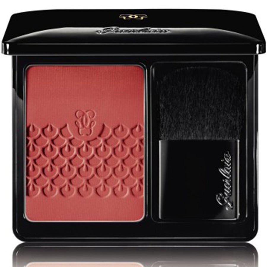 Pudrová tvářenka Rose Aux Joues v odstínu 02 Chic Pink, GUERLAIN, prodává Fann, 1430 Kč