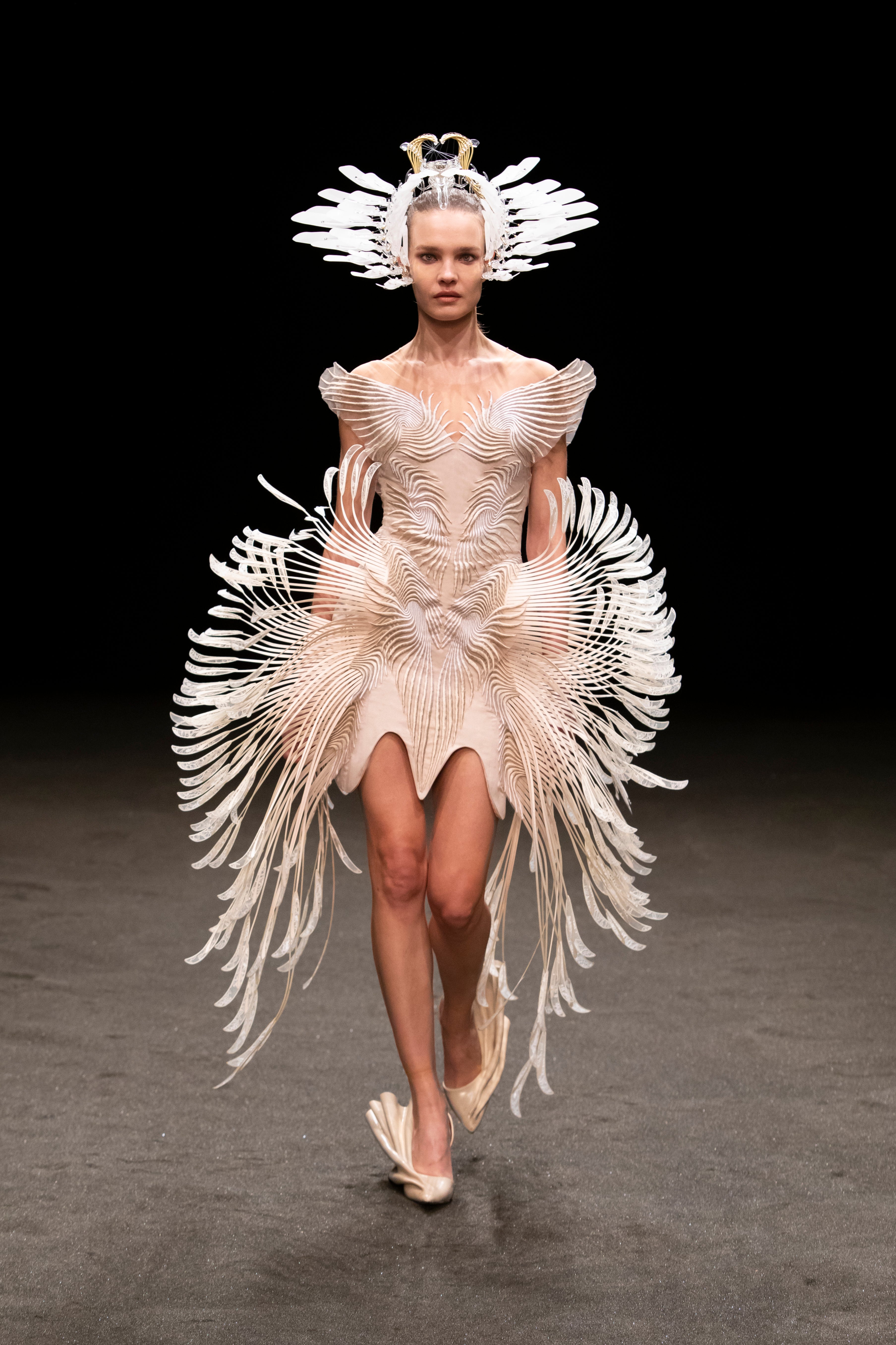 Iris van Herpen, haute couture, jaro 2021 Iris van Herpen, haute couture, jaro 2021