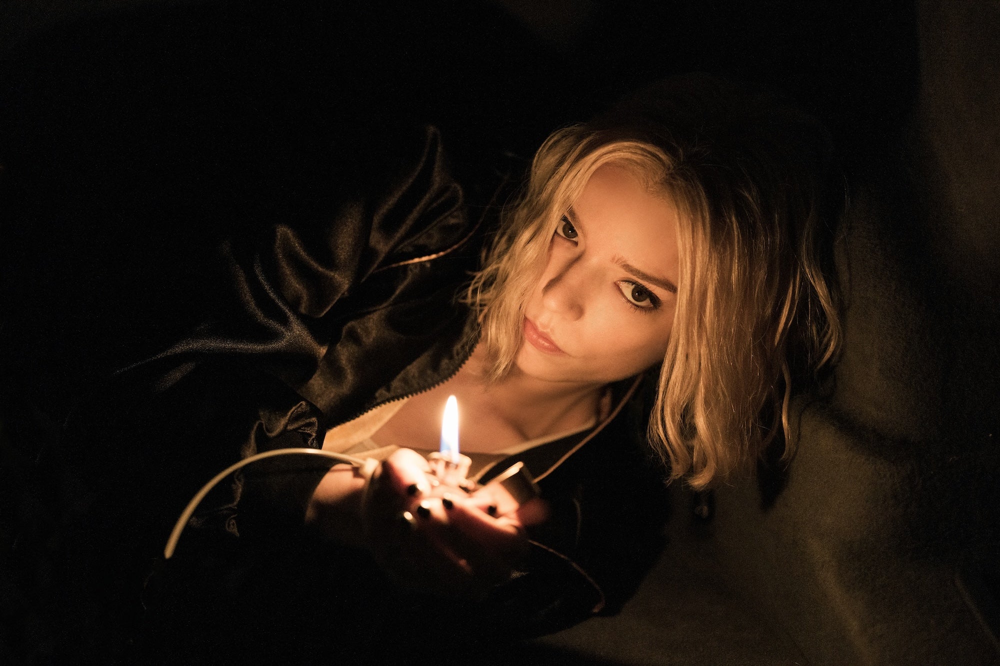 Anya Taylor-Joy, Emmy Rossum nebo Lexi Minetree. Nejen tyhle ženy zazáří v červenci na obrazovkách