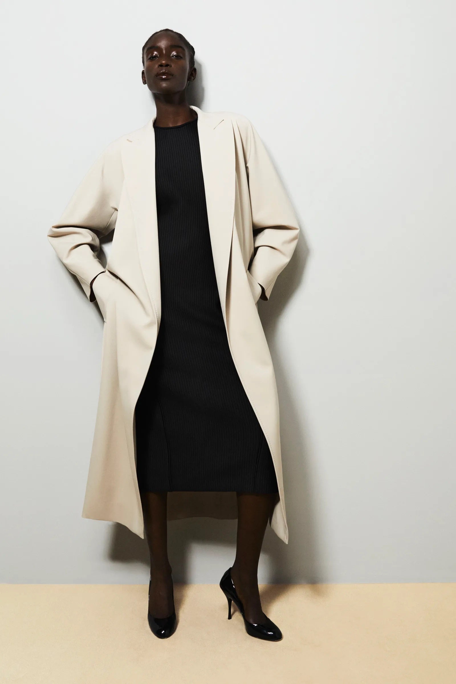 Béžový kabát z vlněného garbadinu, MAX MARA, prodává Max Mara, 39 900 Kč