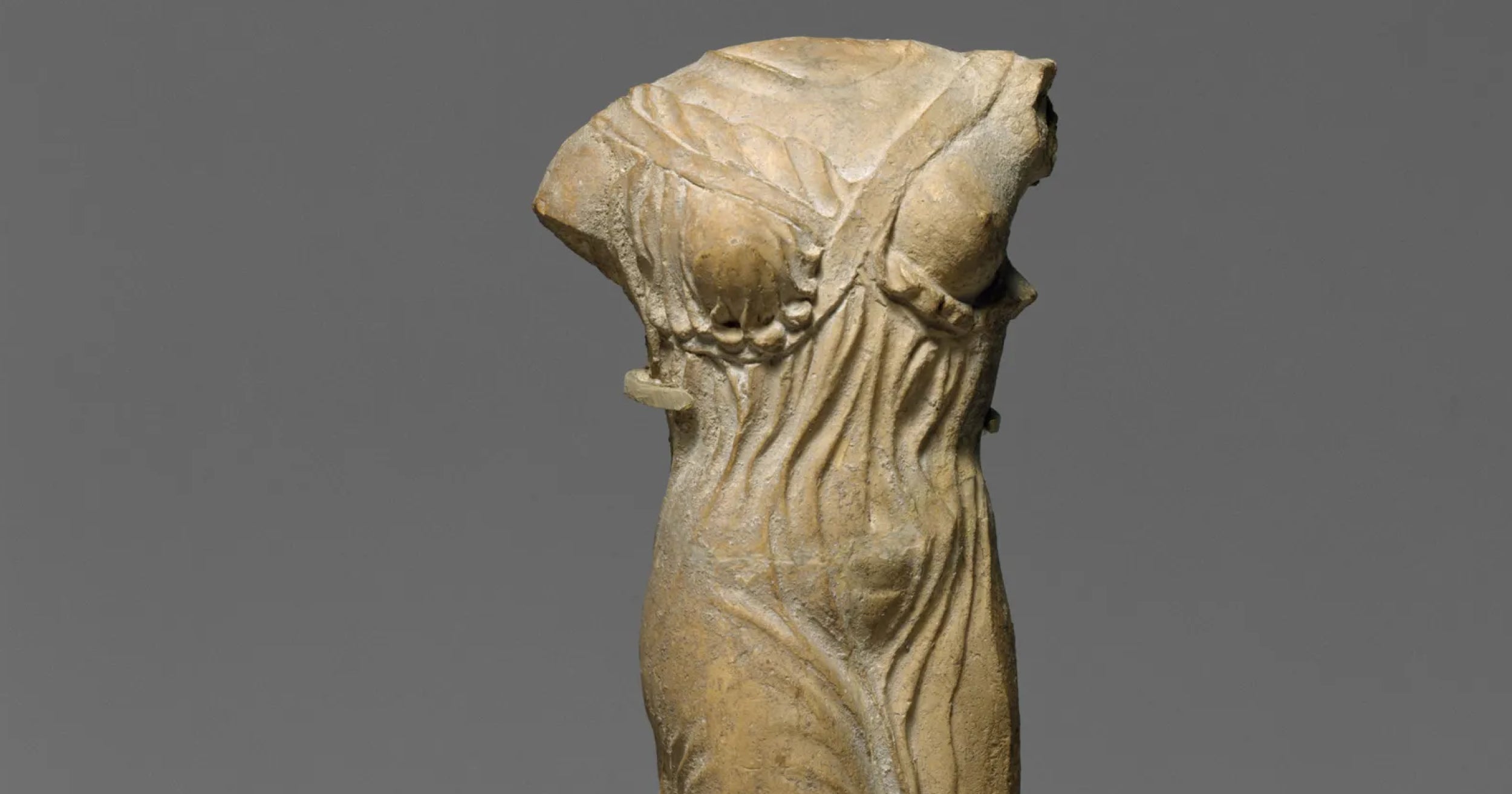 Costume Art. Nová výstava v The Met postaví módu na úroveň umění