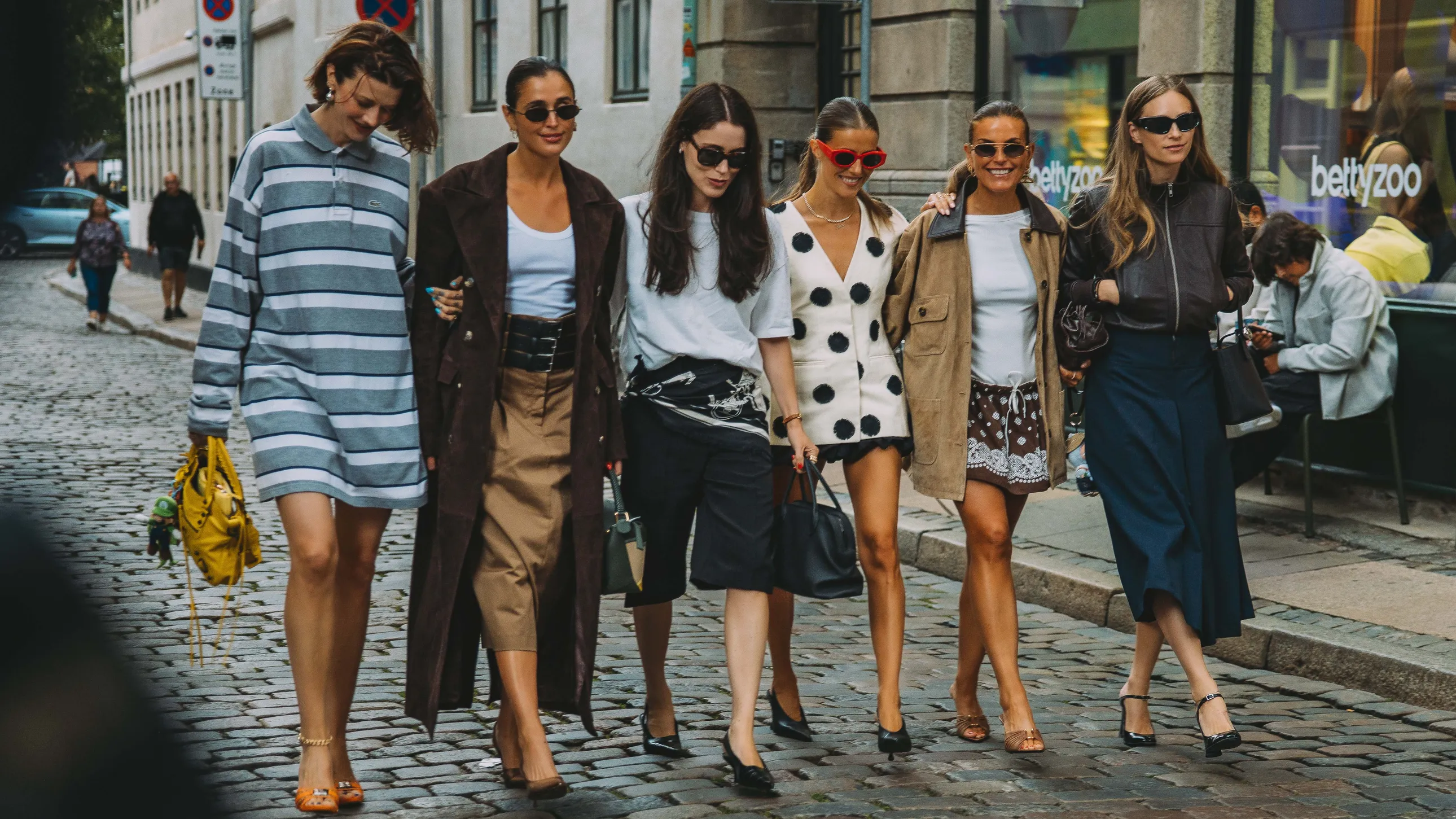 Puntíky, široké džíny a masterclass ve vrstvení. Kodaň je hlavní město módy, které byste měli bedlivě sledovat