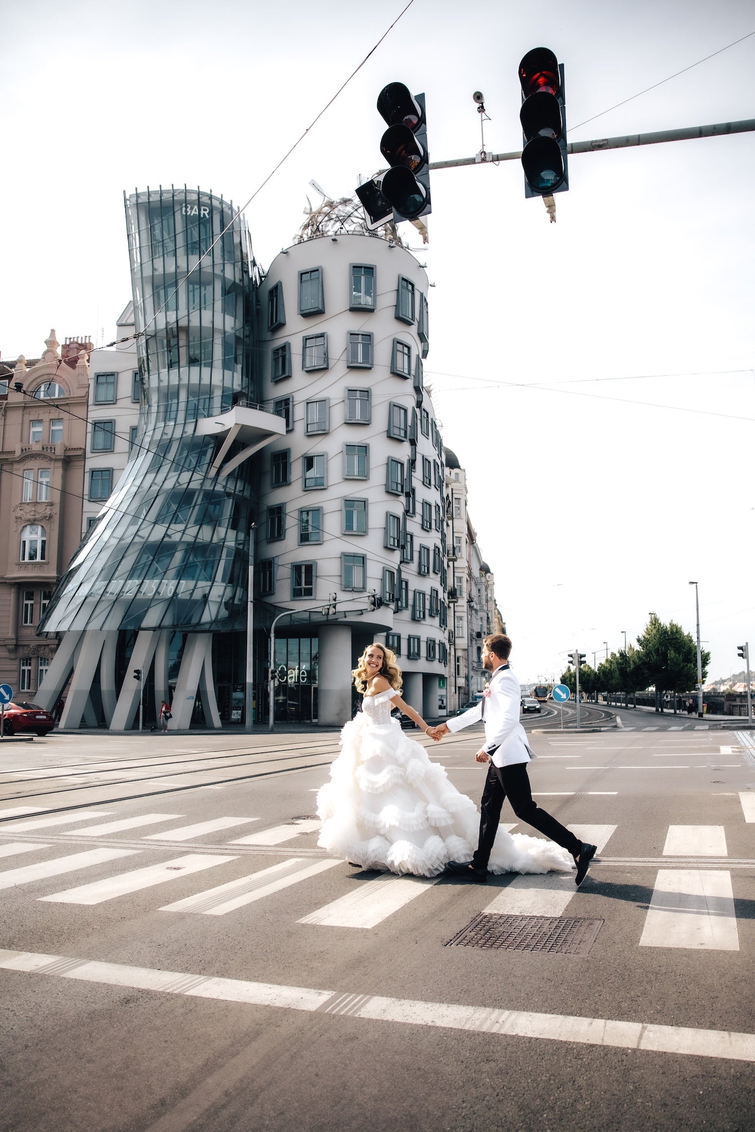 Láska, která tančí: Svatba v srdci pražské ikony