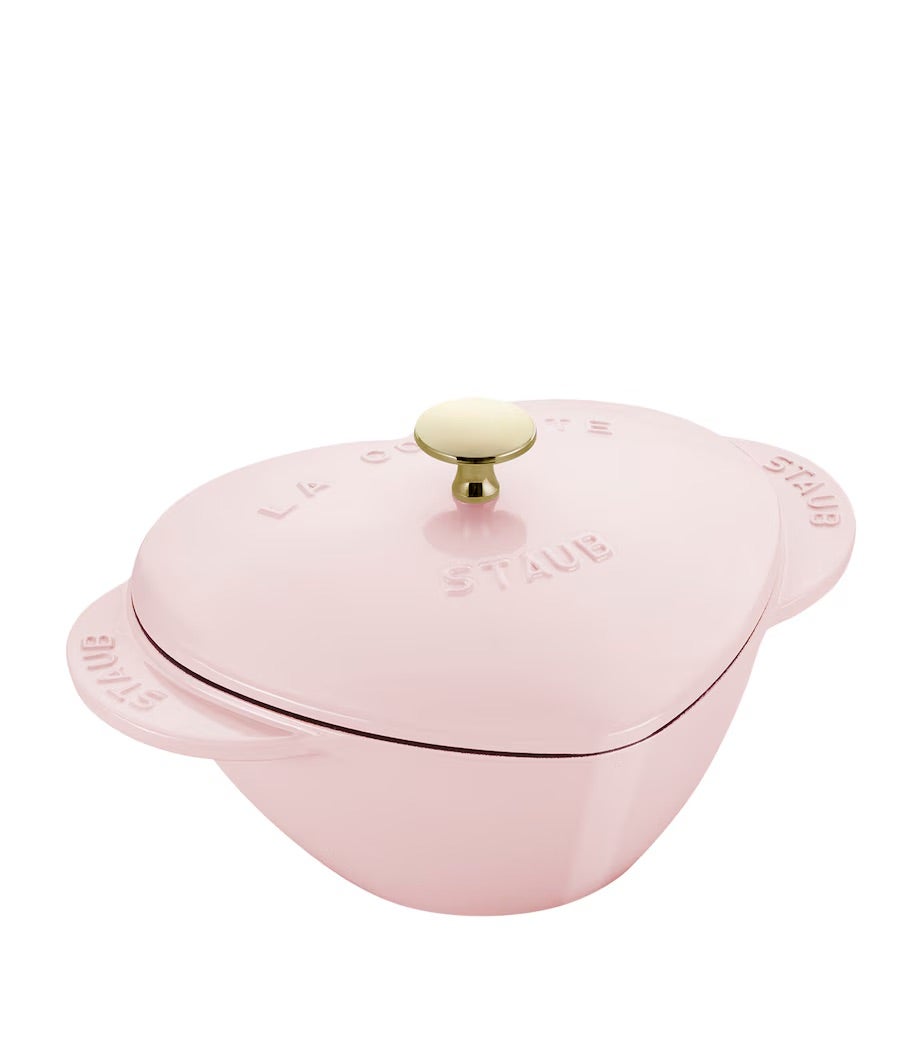 Hrnec, STAUB, prodává Harrods, 275 €