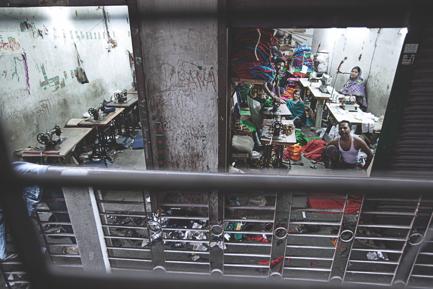 Drahé obtíže s levnou módou v Bangladéši (Dháka, 2015)