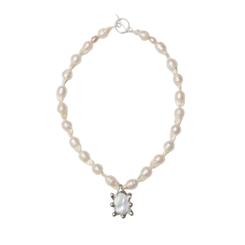 Náhrdelník ze sladkovodních perel Karenina, KLARA MARIE BLISS, 225 €
