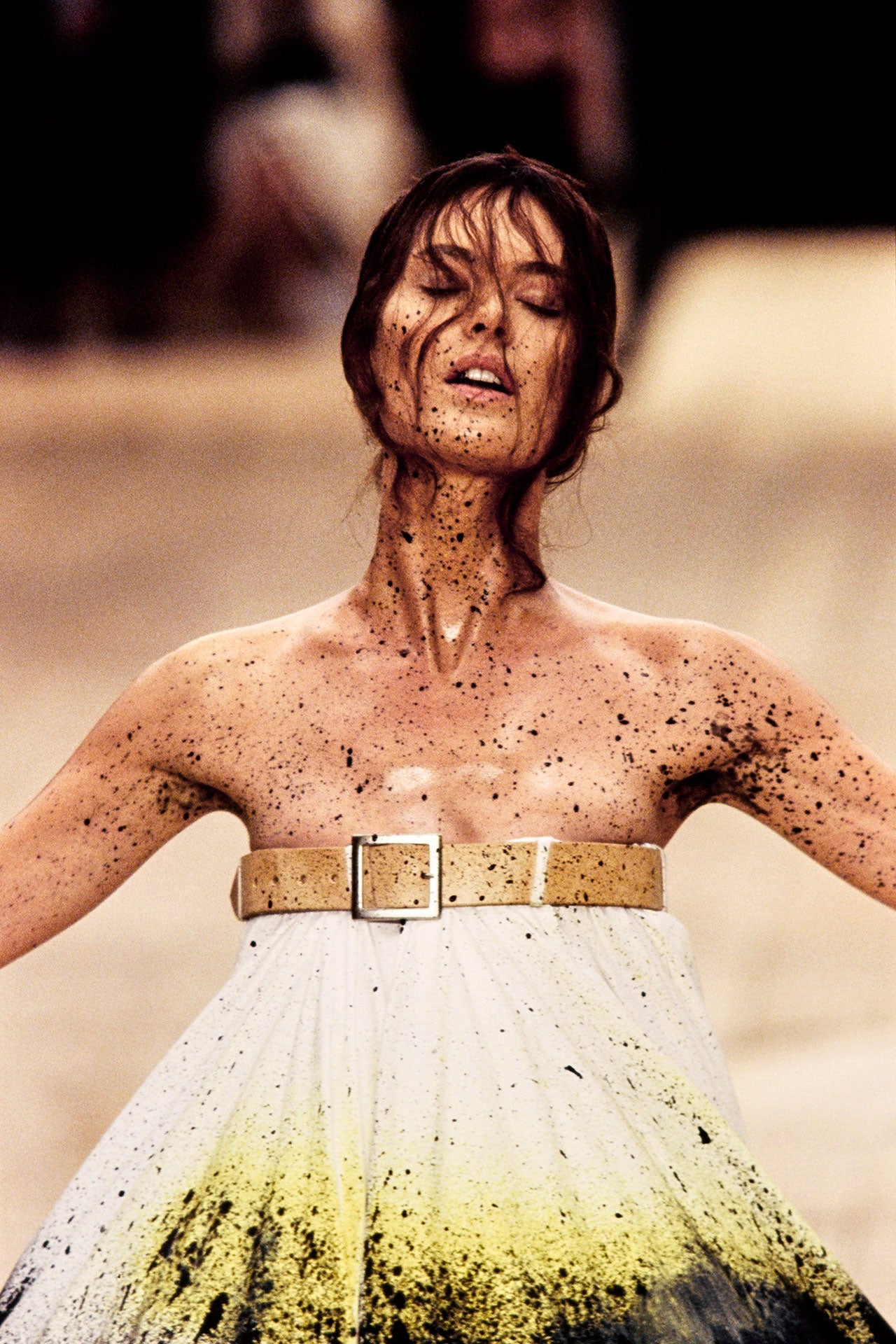 Shalom Harlow, Alexander McQueen Spring 1999
