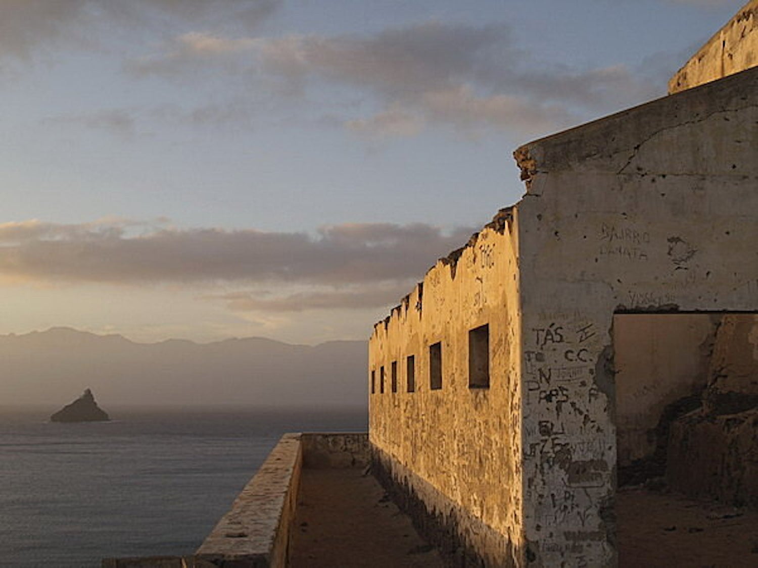 Ostrov Mindelo, na němž vypukla sokolská horečka na Kapverdách